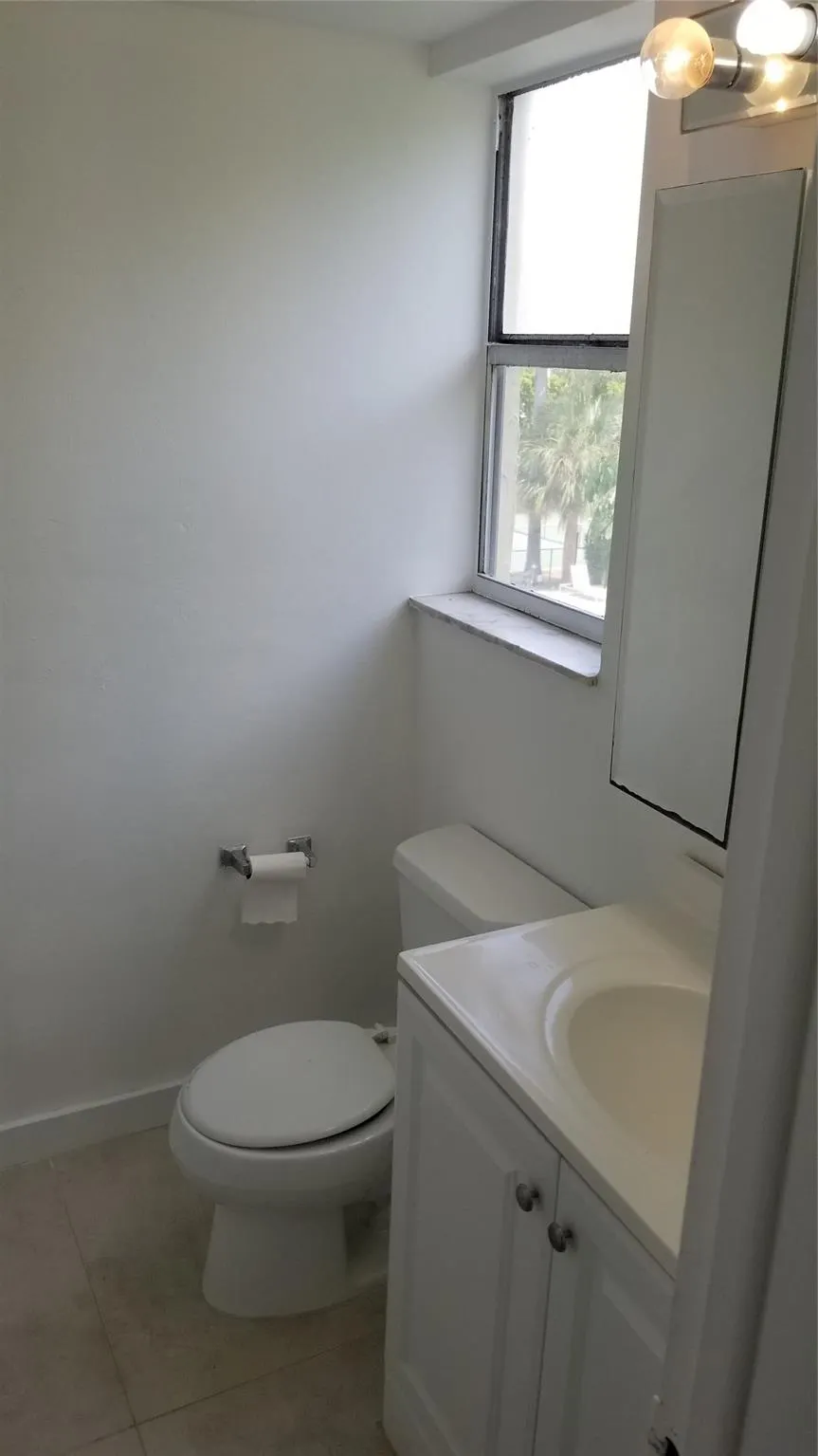 11905 NE 2nd Ave, #307