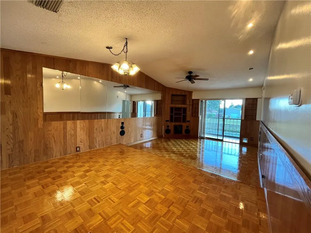 9449 Boca Cove Cir, #914