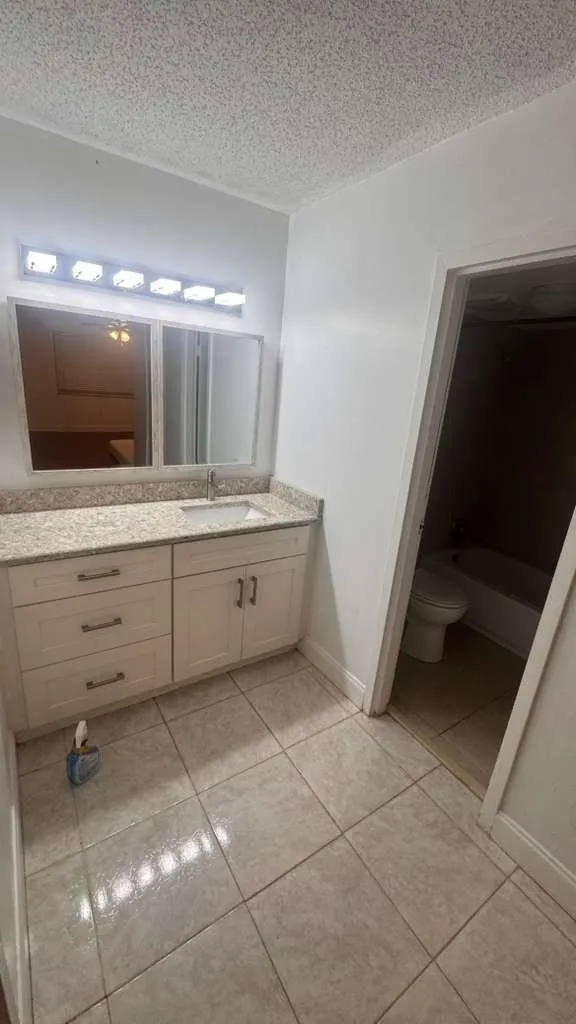 4314 NW 9th Ave, #4-1D