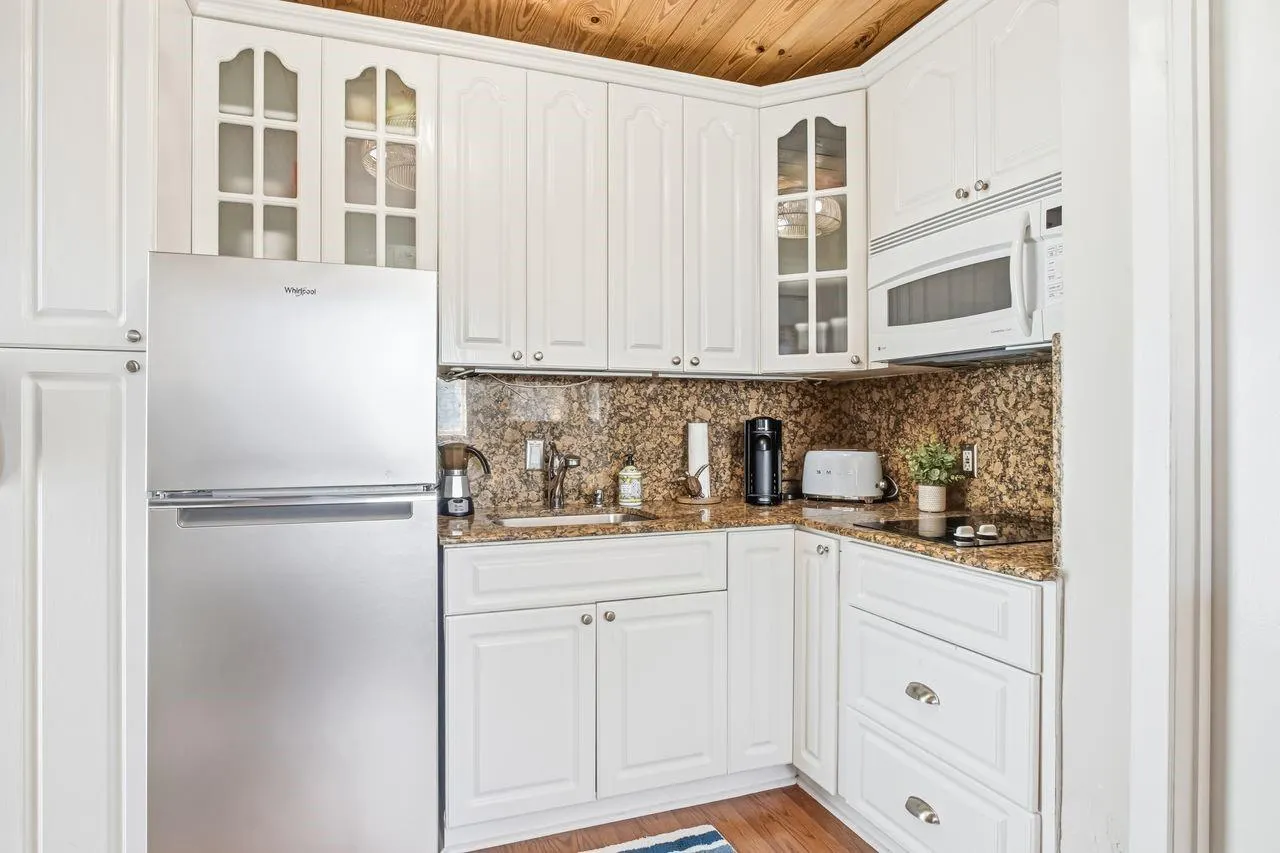 310 Harrison St, #102E