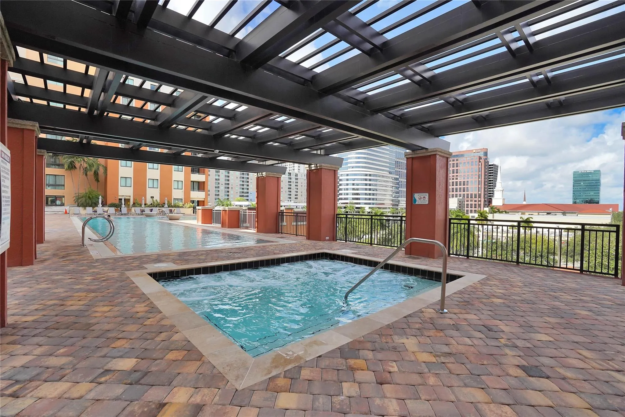 100 N Federal Hwy, #819