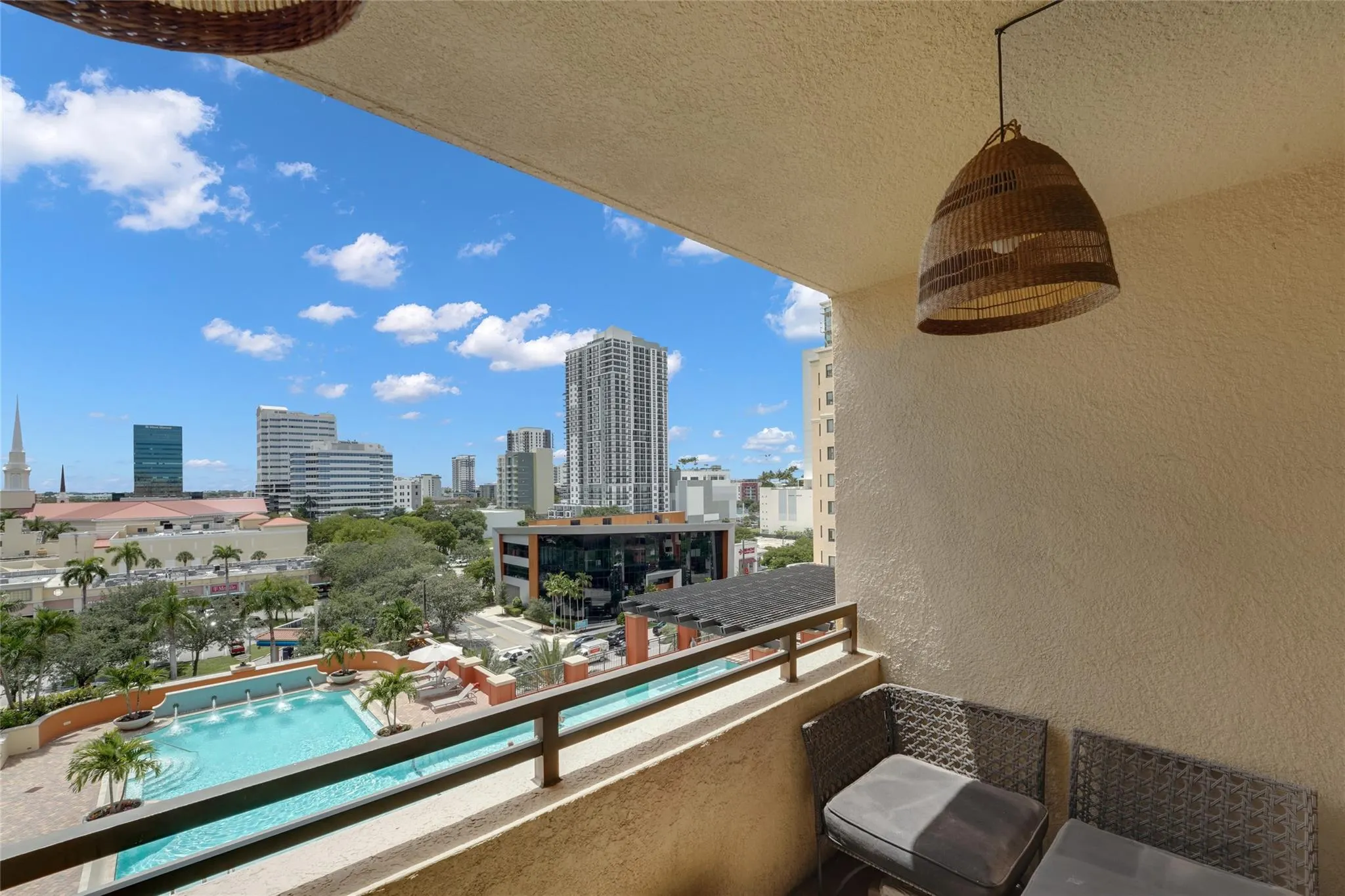 100 N Federal Hwy, #819