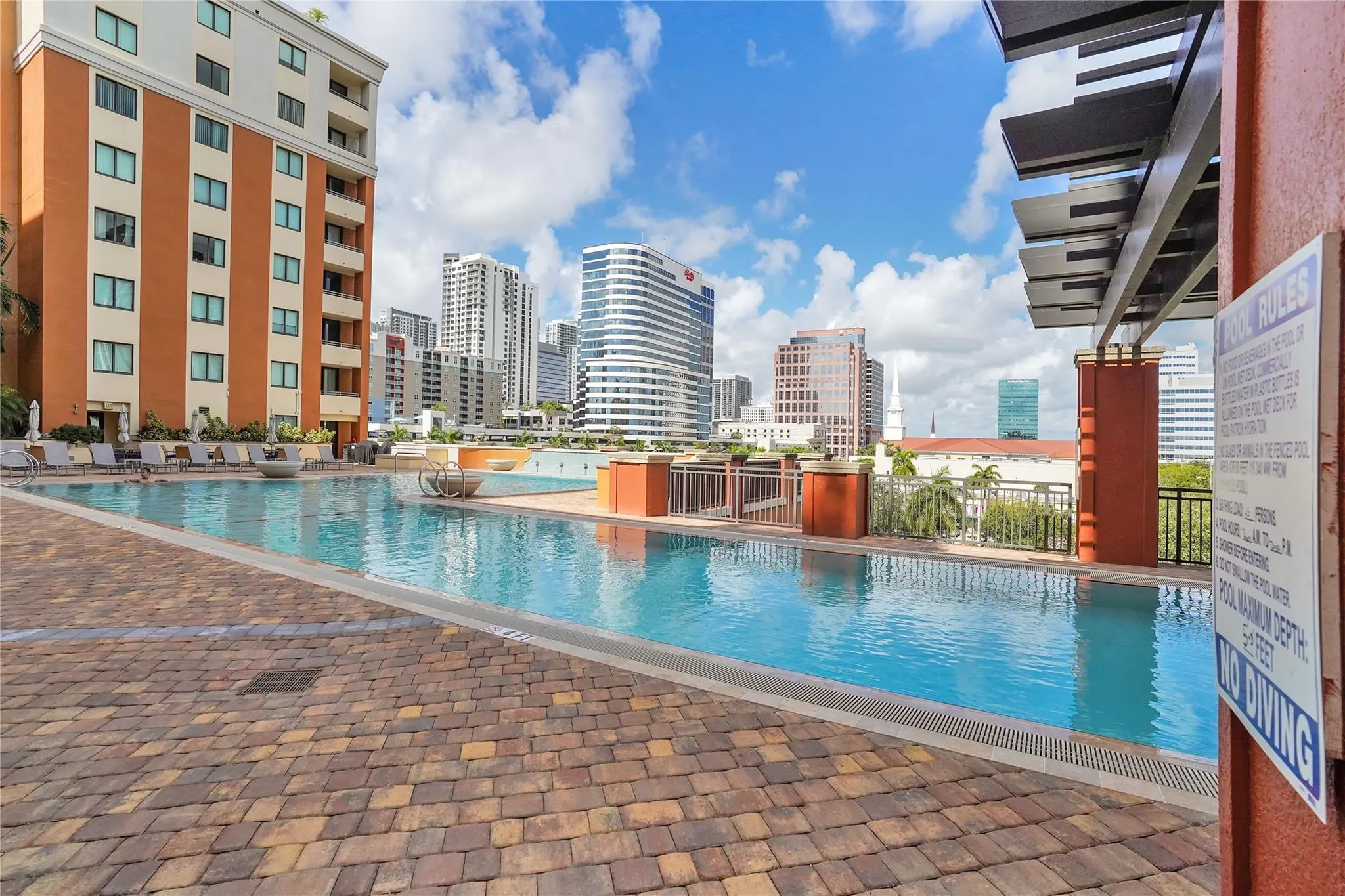 100 N Federal Hwy, #819