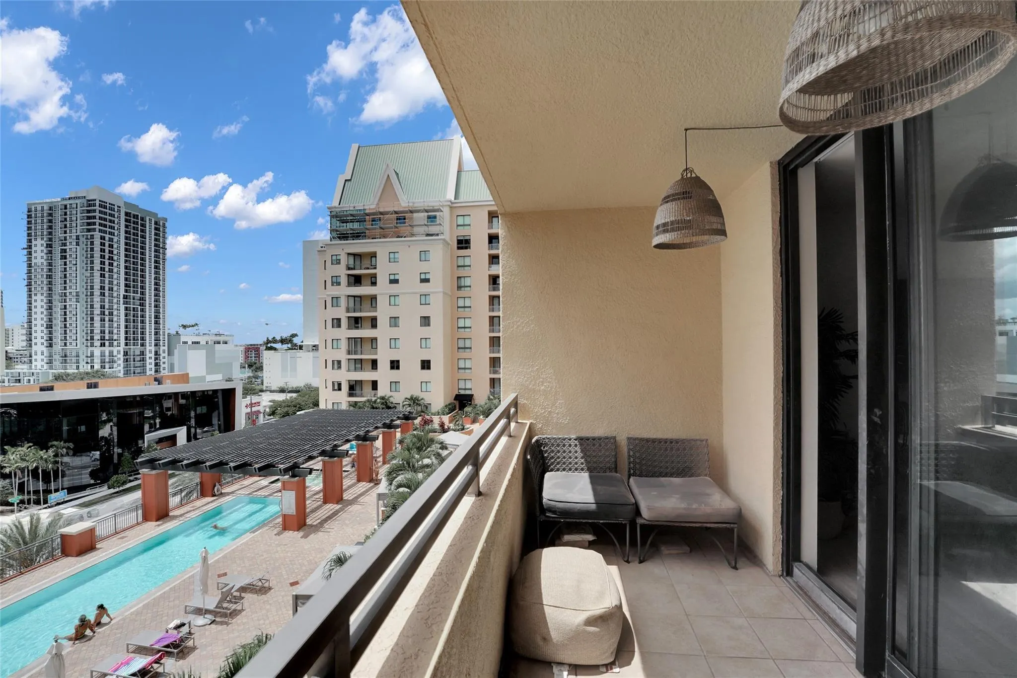 100 N Federal Hwy, #819