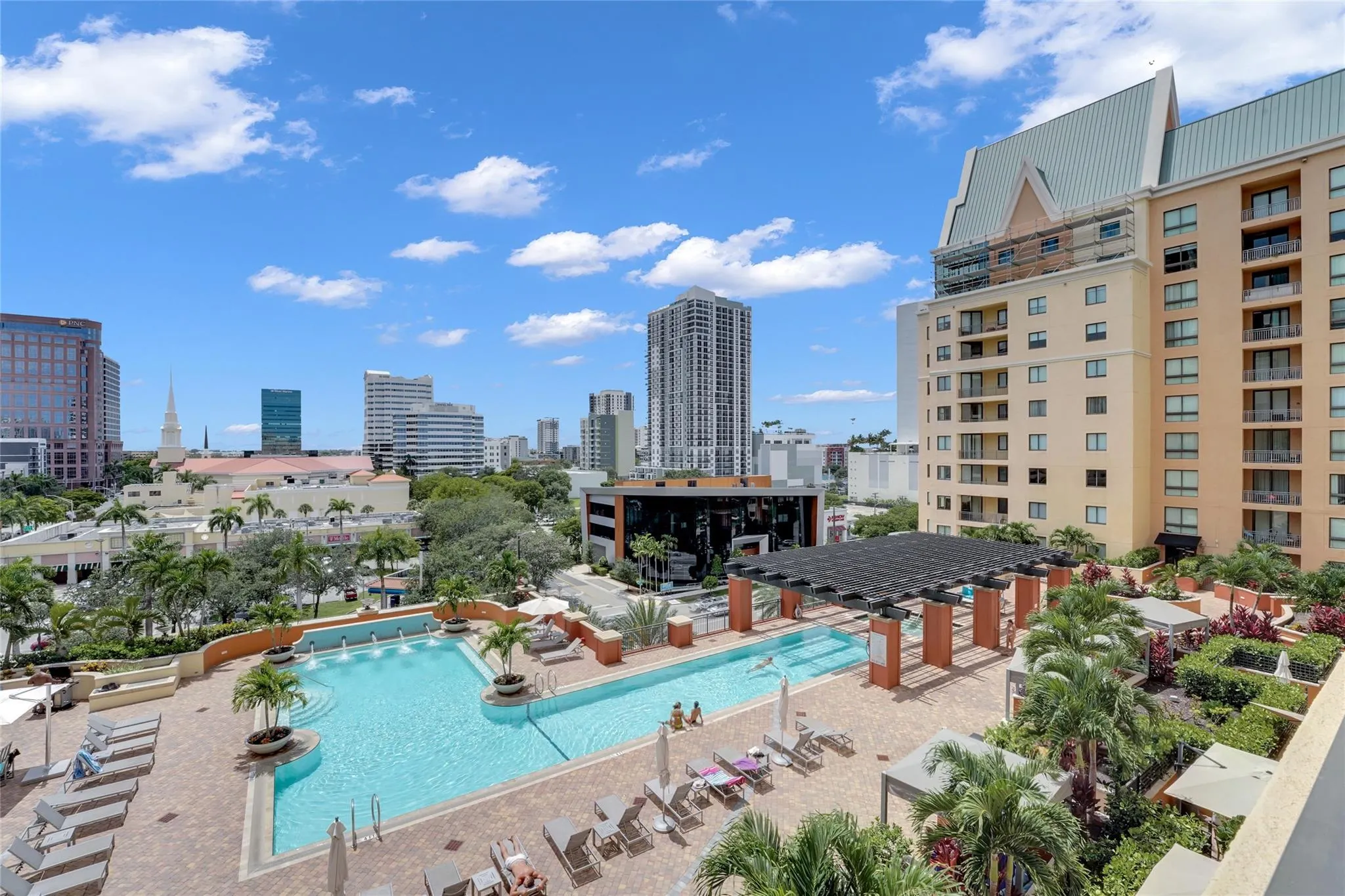 100 N Federal Hwy, #819