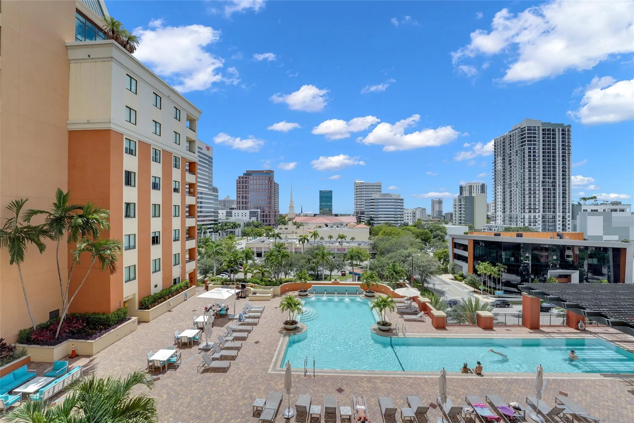 100 N Federal Hwy, #819