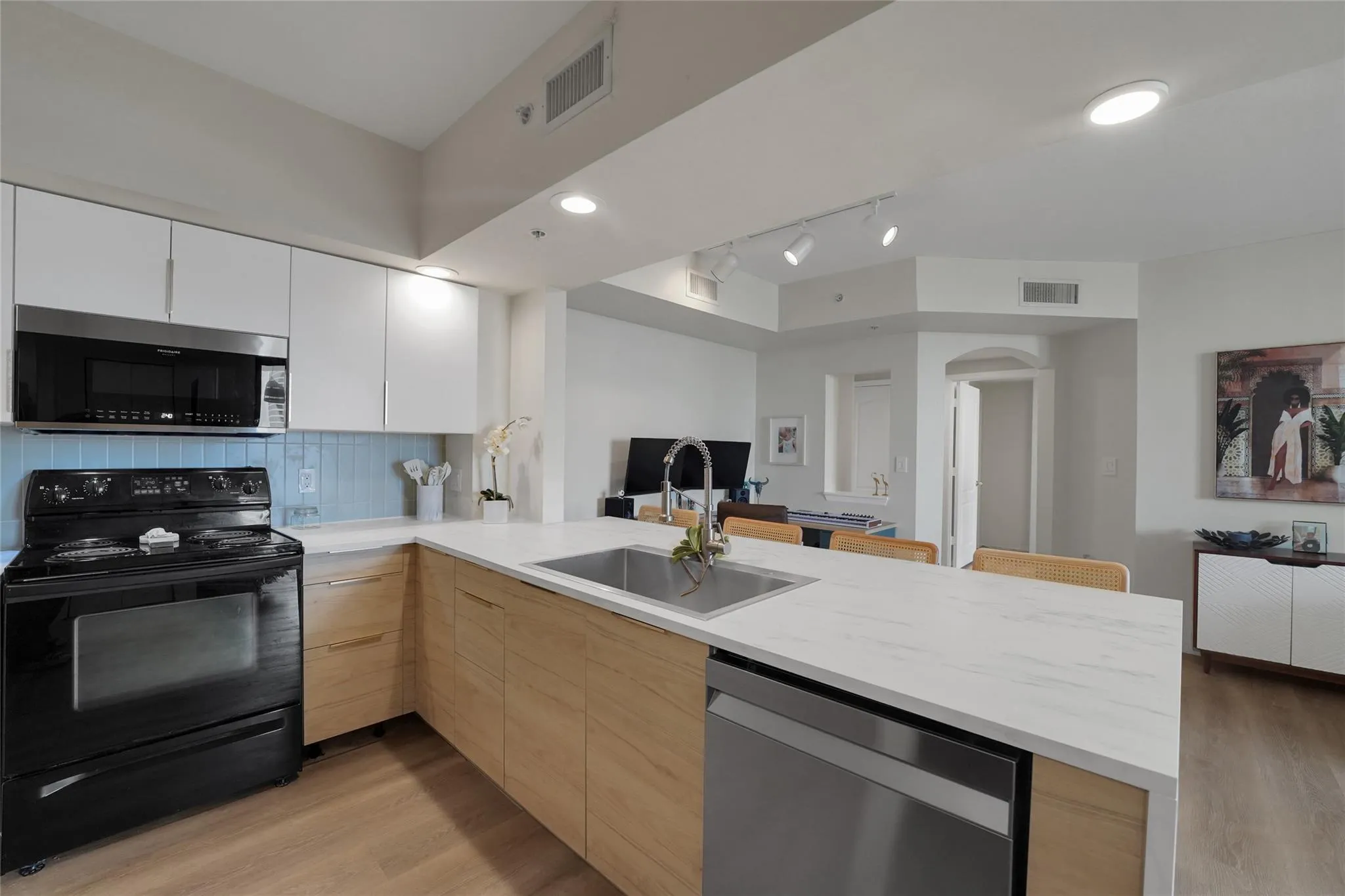 100 N Federal Hwy, #819