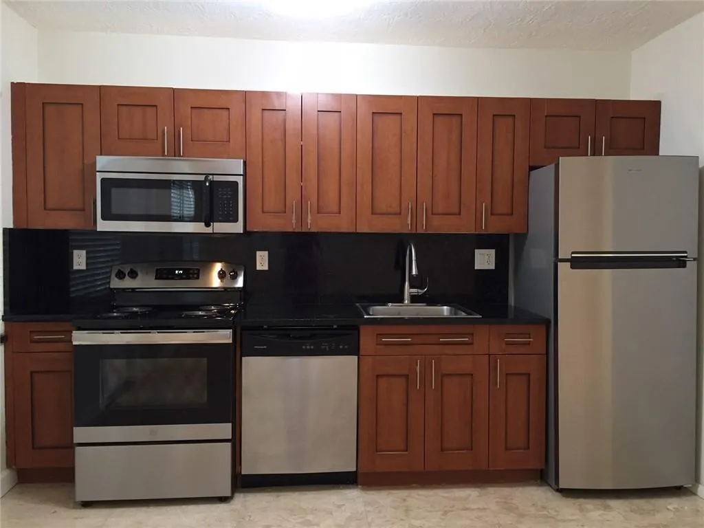 1470 N Dixie Hwy, #11