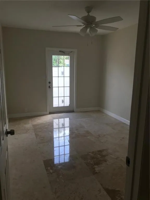 1470 N Dixie Hwy, #11