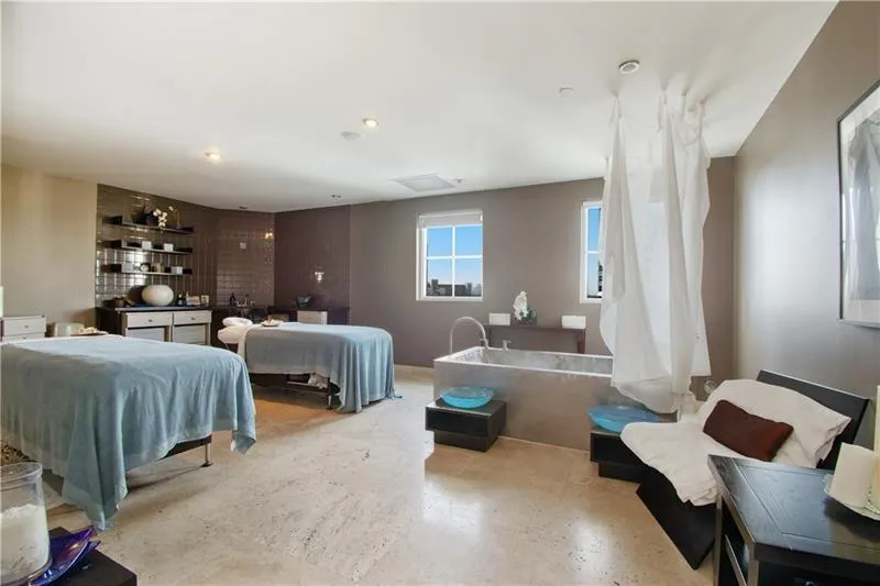 601 N Ft Lauderdale Bch Blvd, #715