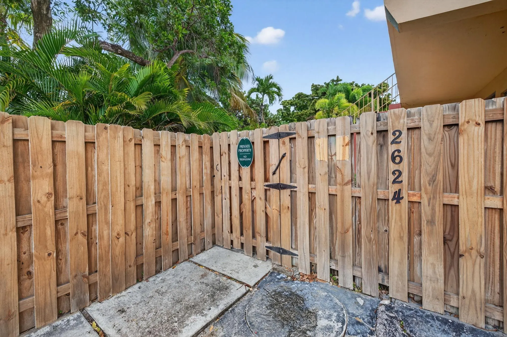 2624 NE 30th Pl, #104B