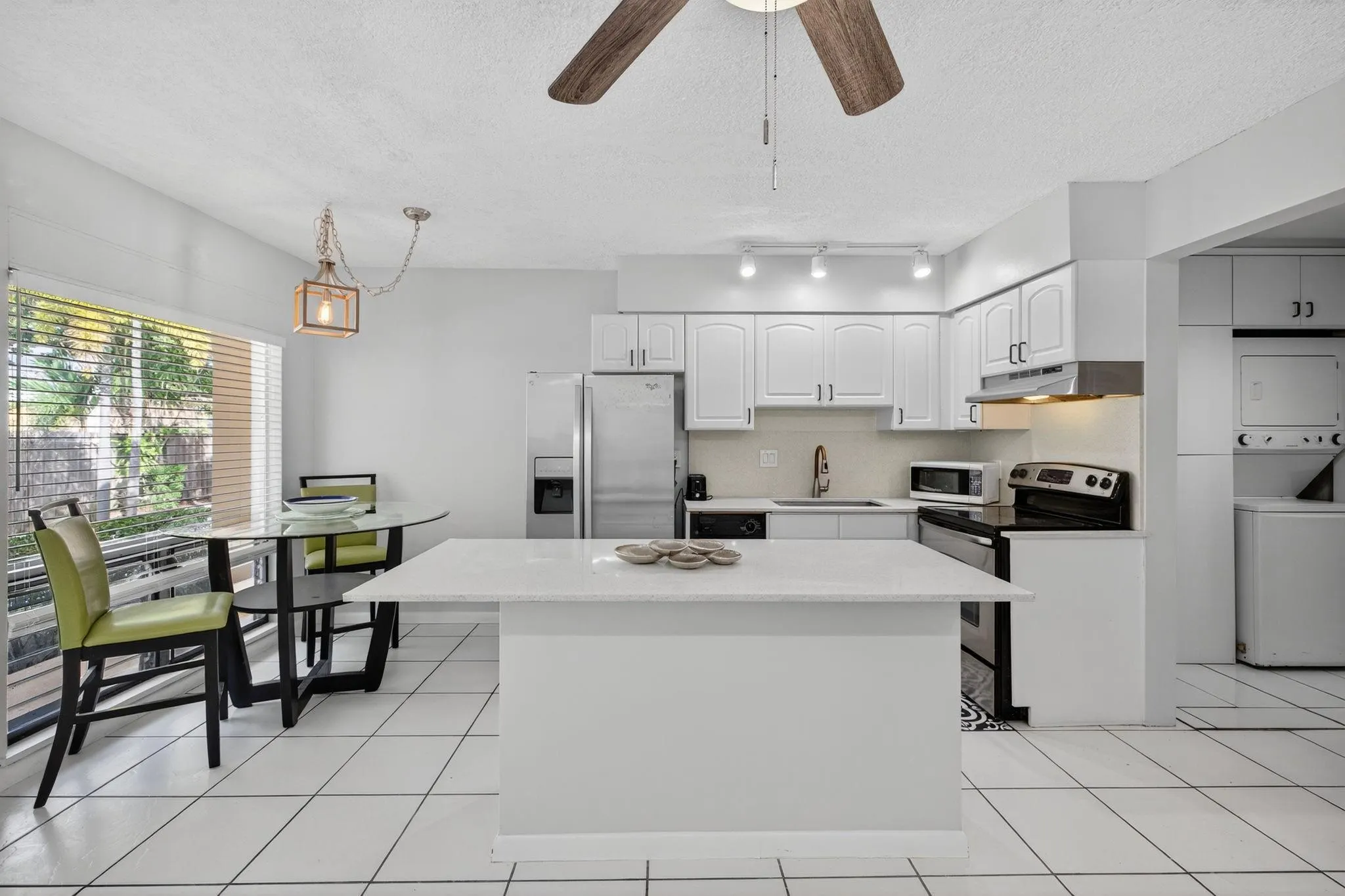 2624 NE 30th Pl, #104B