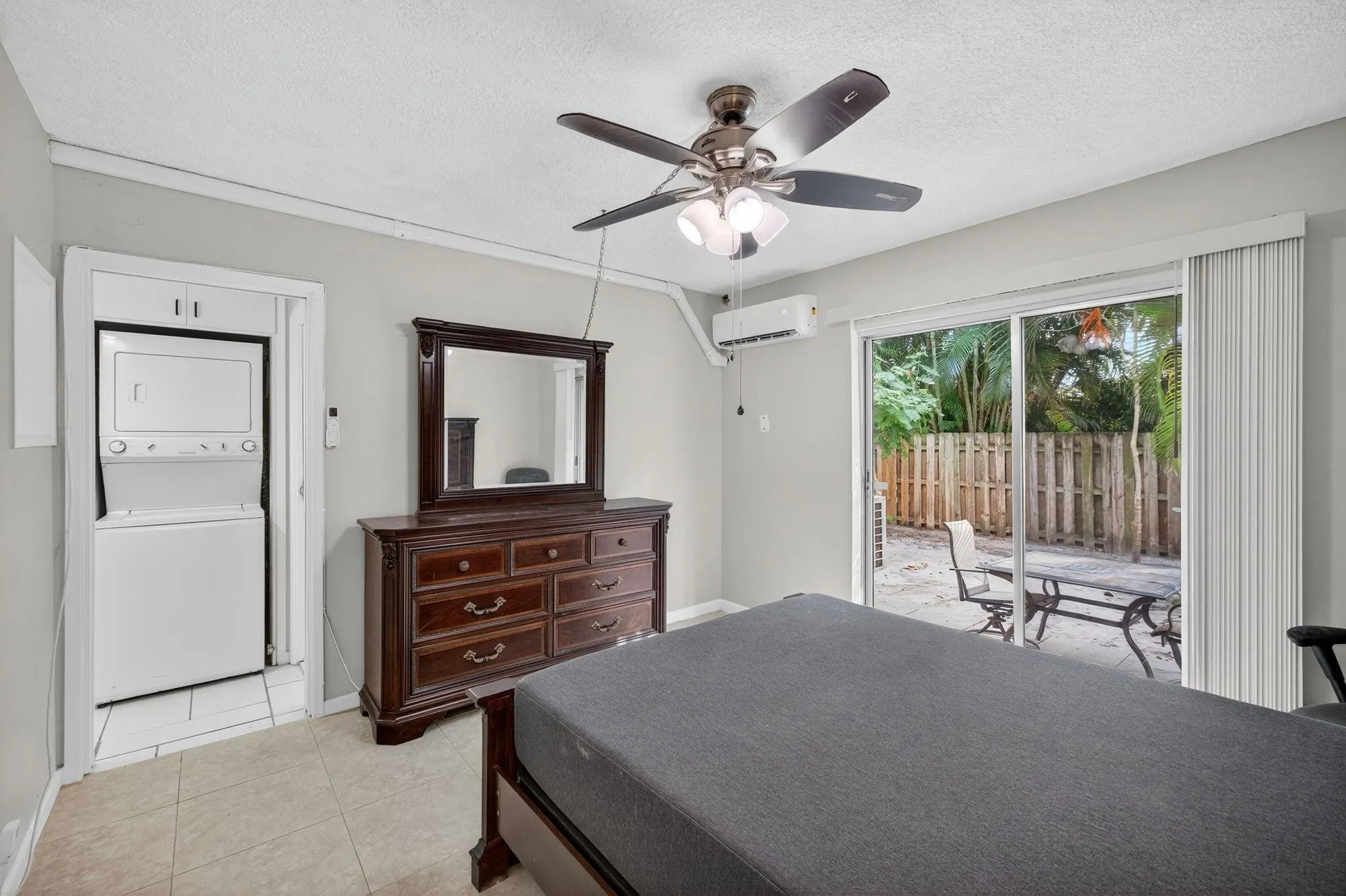 2624 NE 30th Pl, #104B