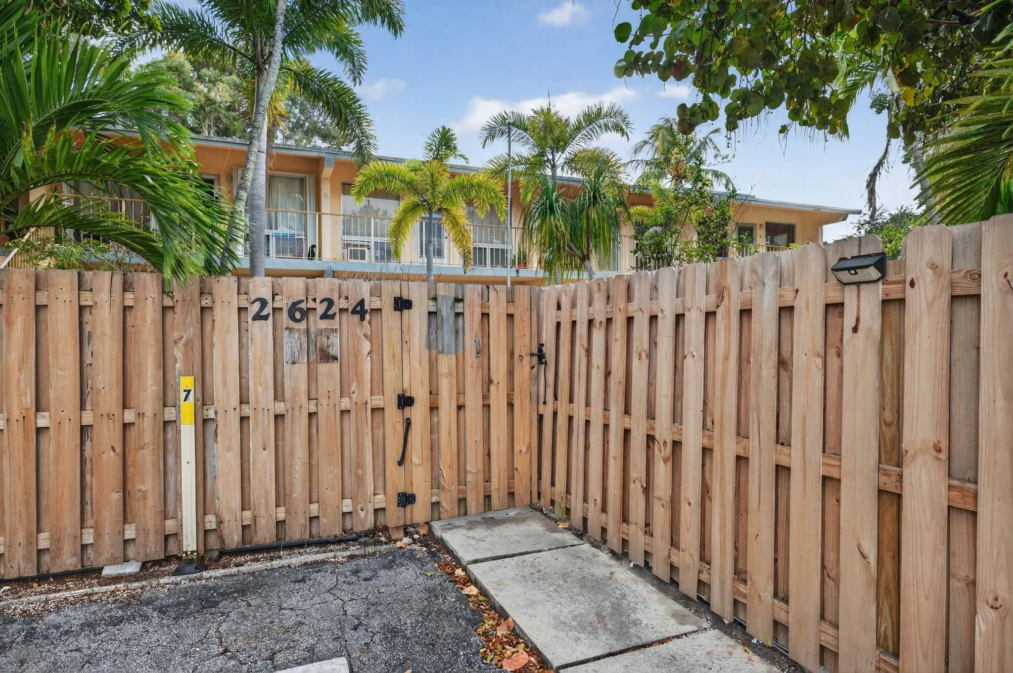 2624 NE 30th Pl, #104B