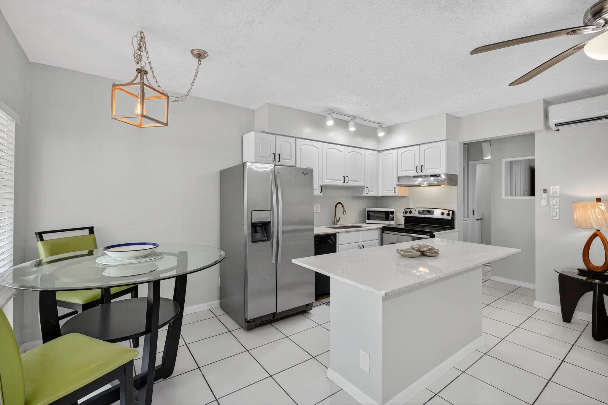 2624 NE 30th Pl, #104B