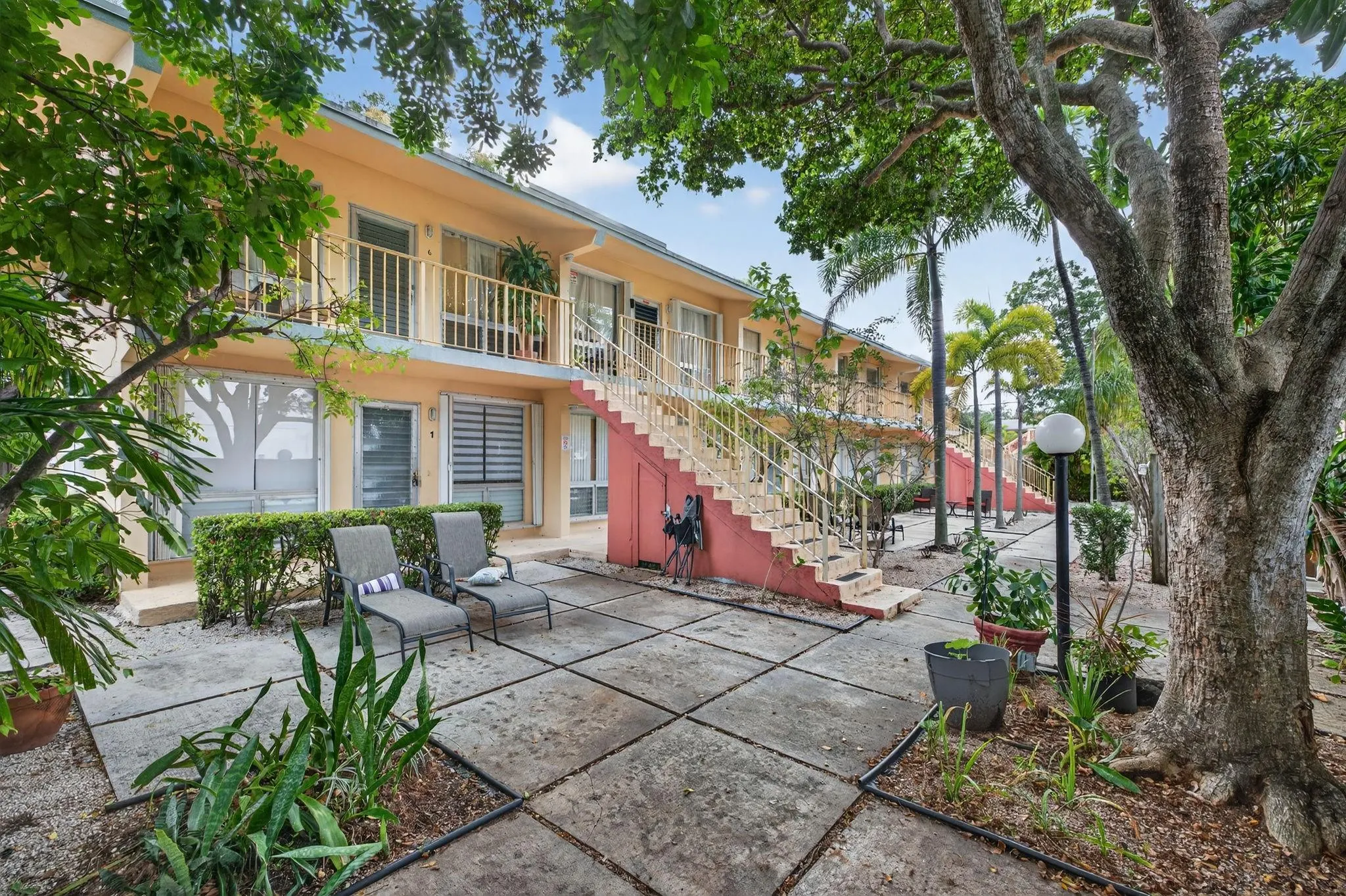 2624 NE 30th Pl, #104B