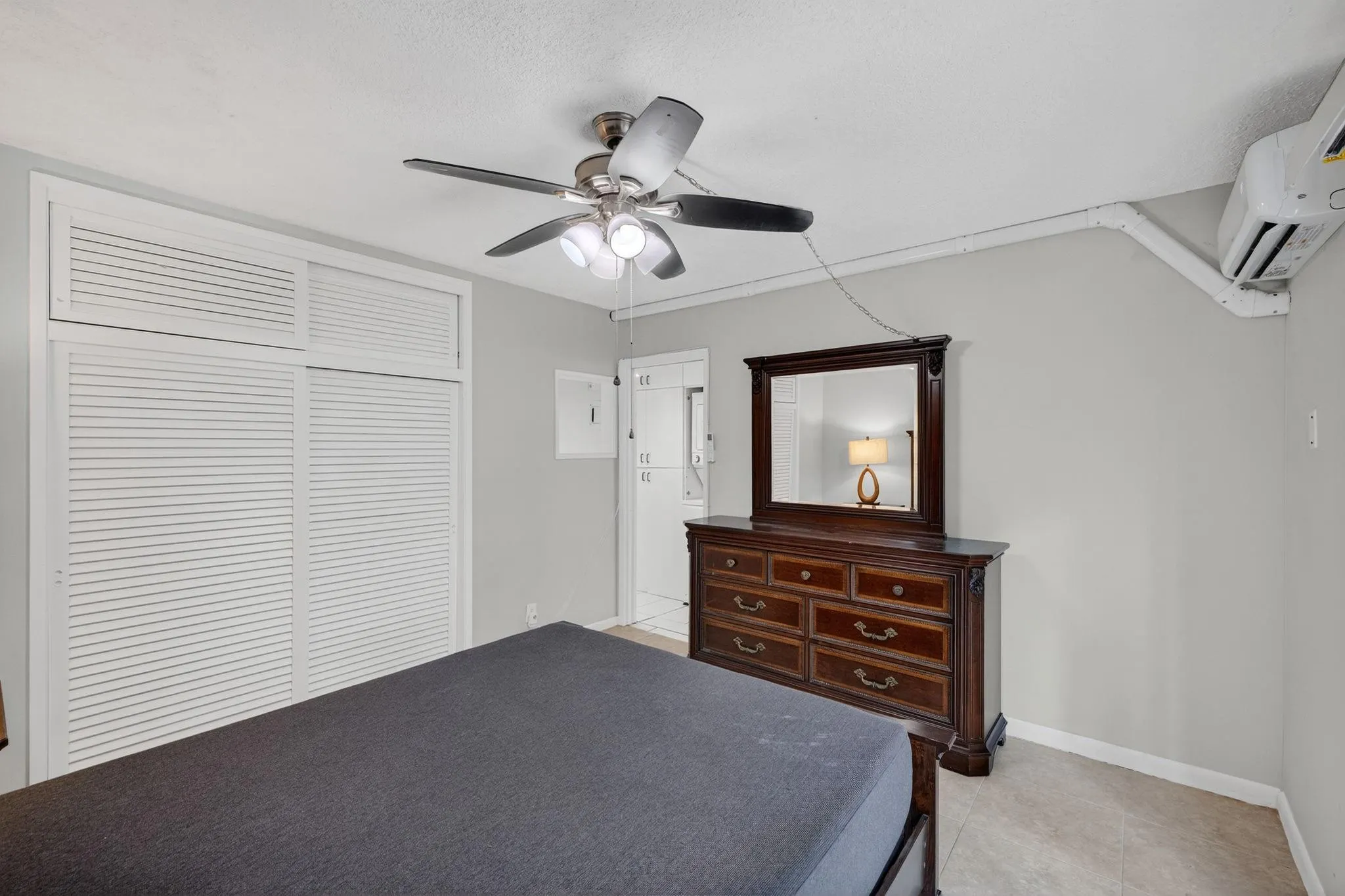 2624 NE 30th Pl, #104B