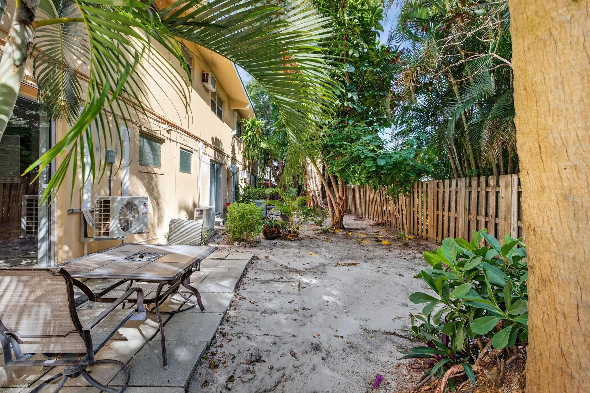 2624 NE 30th Pl, #104B