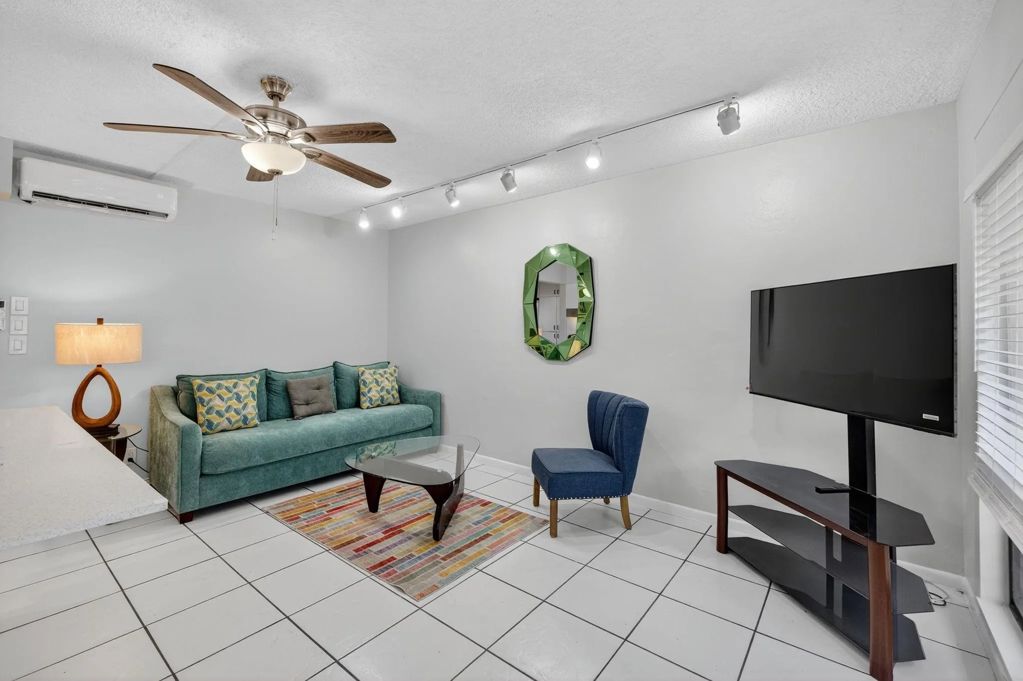 2624 NE 30th Pl, #104B