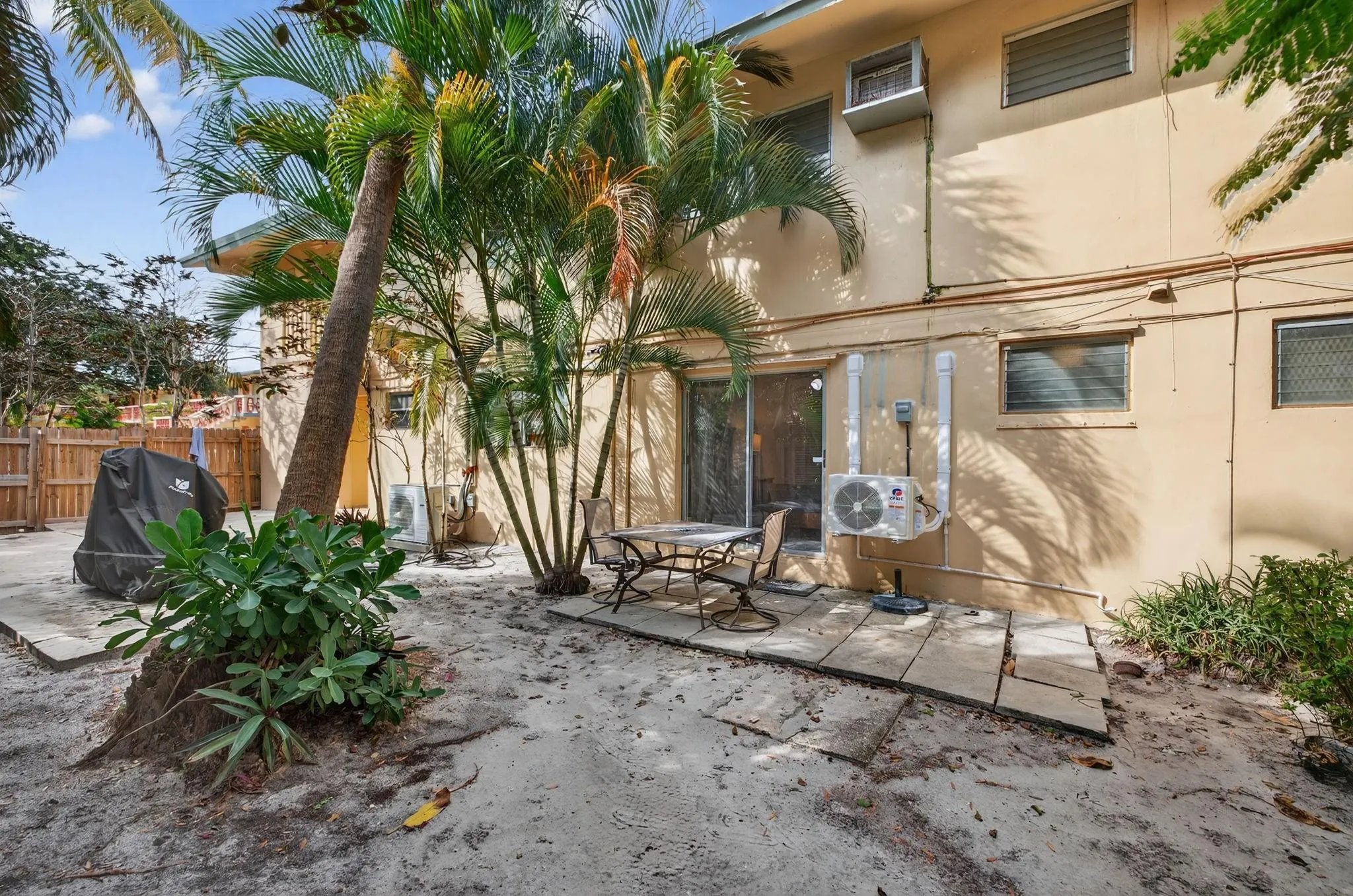 2624 NE 30th Pl, #104B