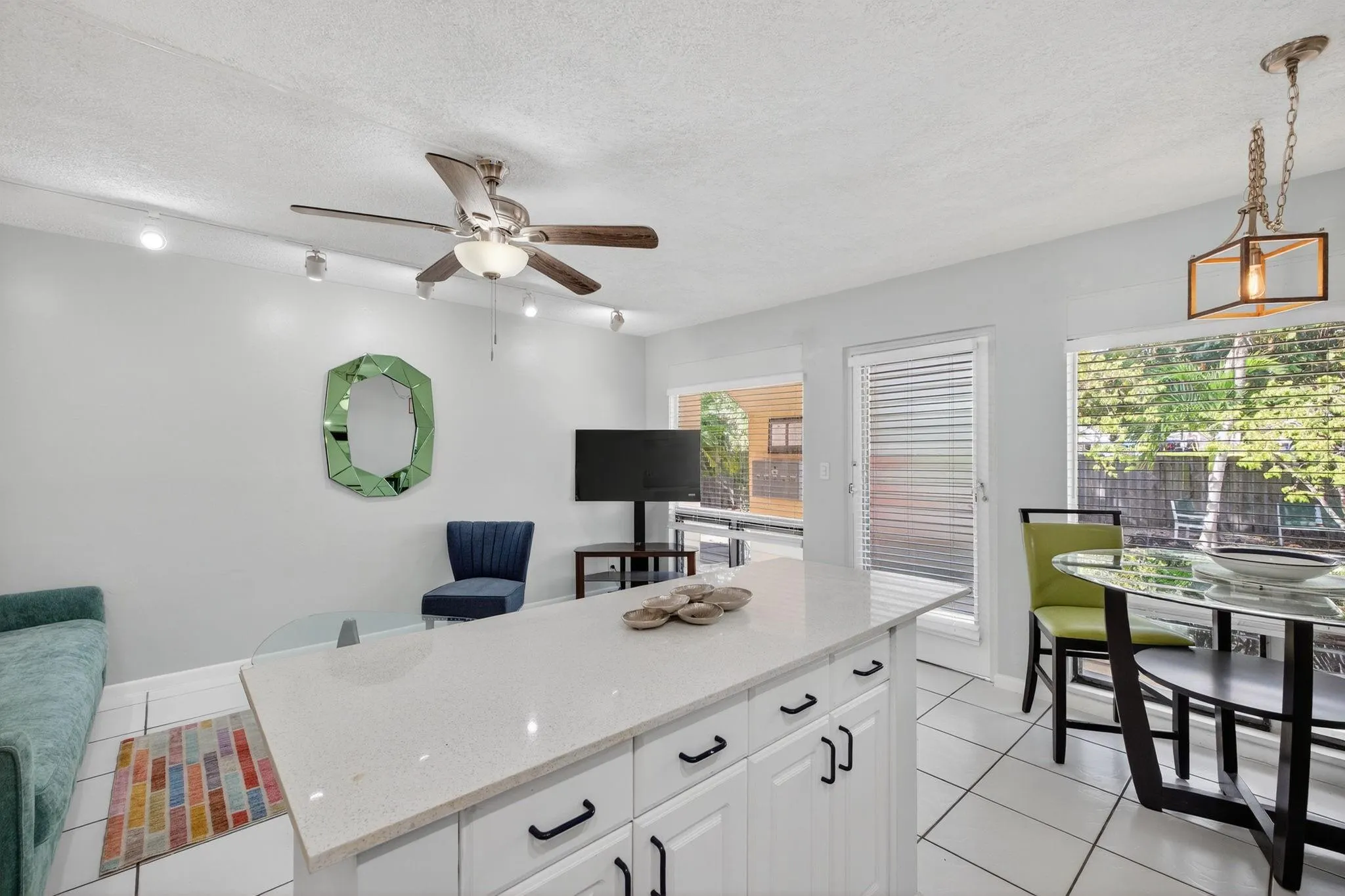 2624 NE 30th Pl, #104B