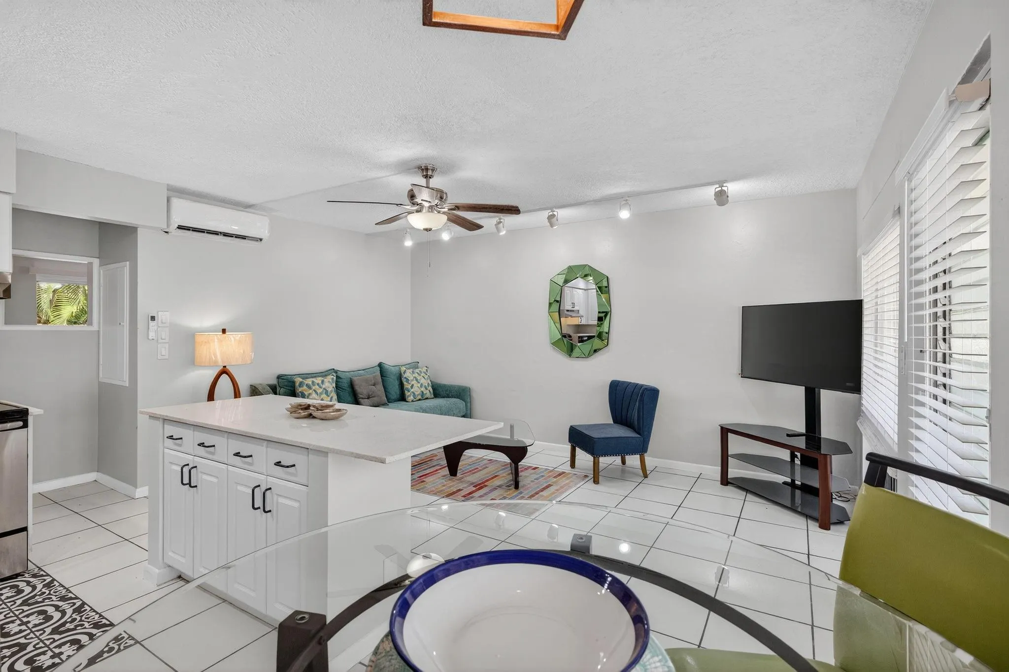 2624 NE 30th Pl, #104B