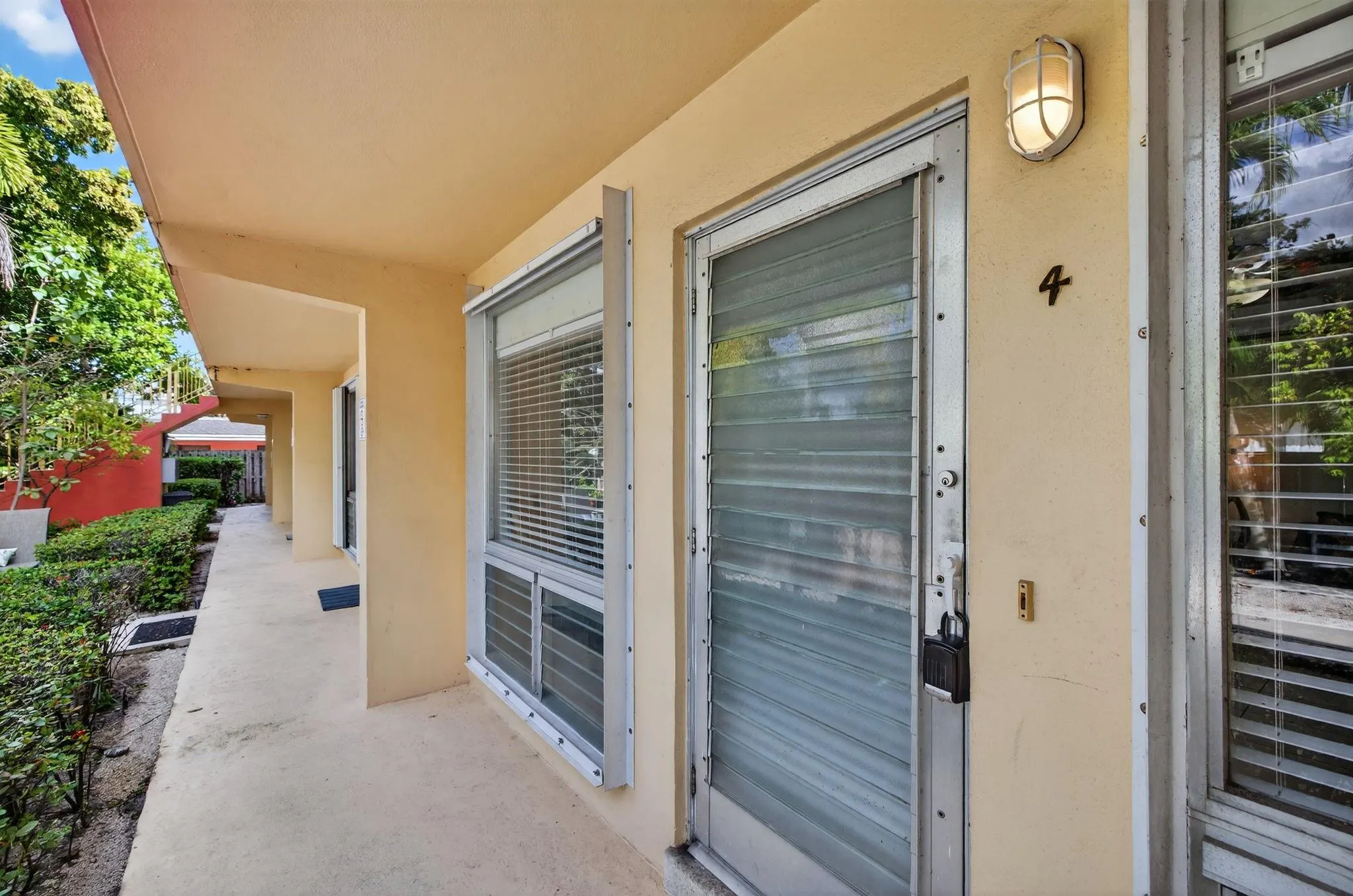 2624 NE 30th Pl, #104B