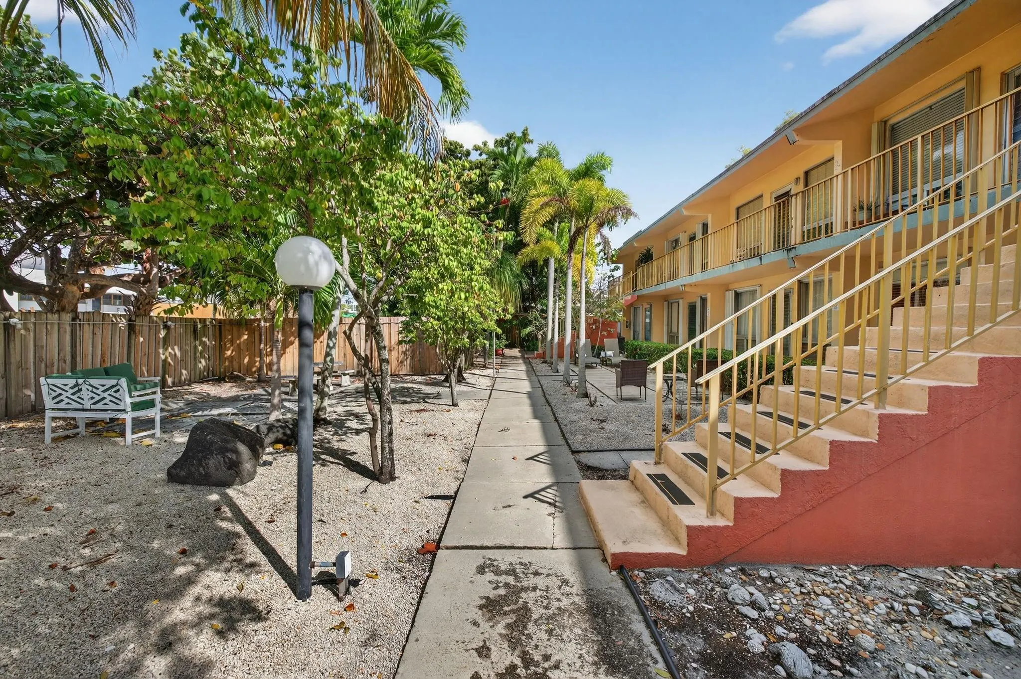 2624 NE 30th Pl, #104B