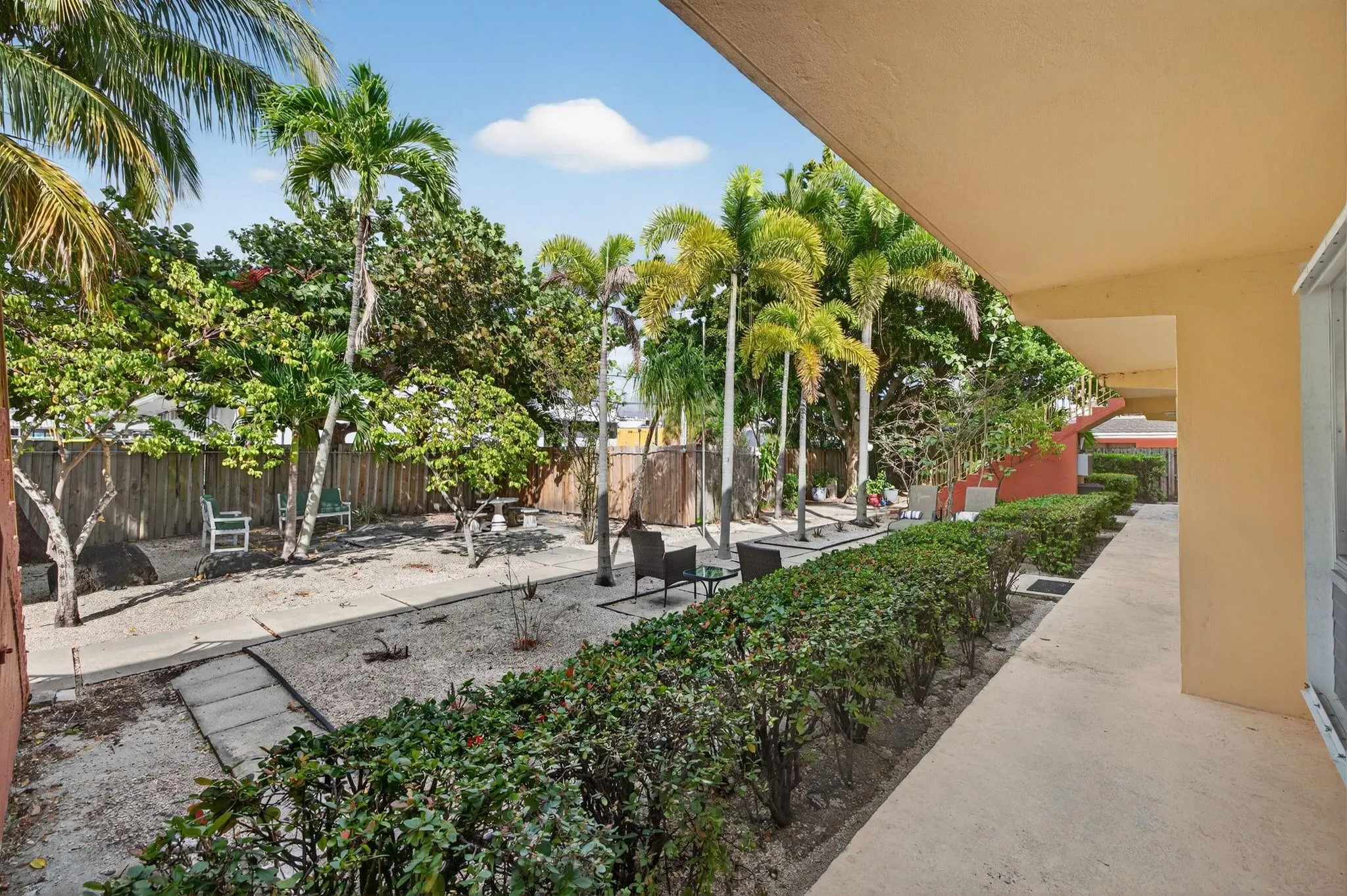 2624 NE 30th Pl, #104B