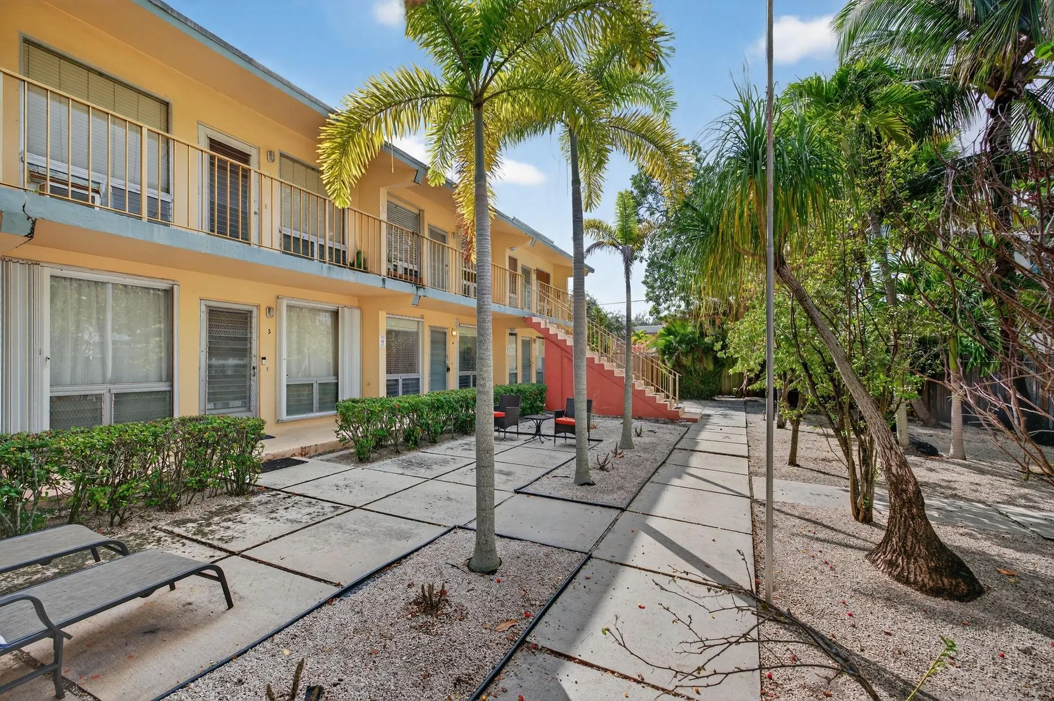 2624 NE 30th Pl, #104B