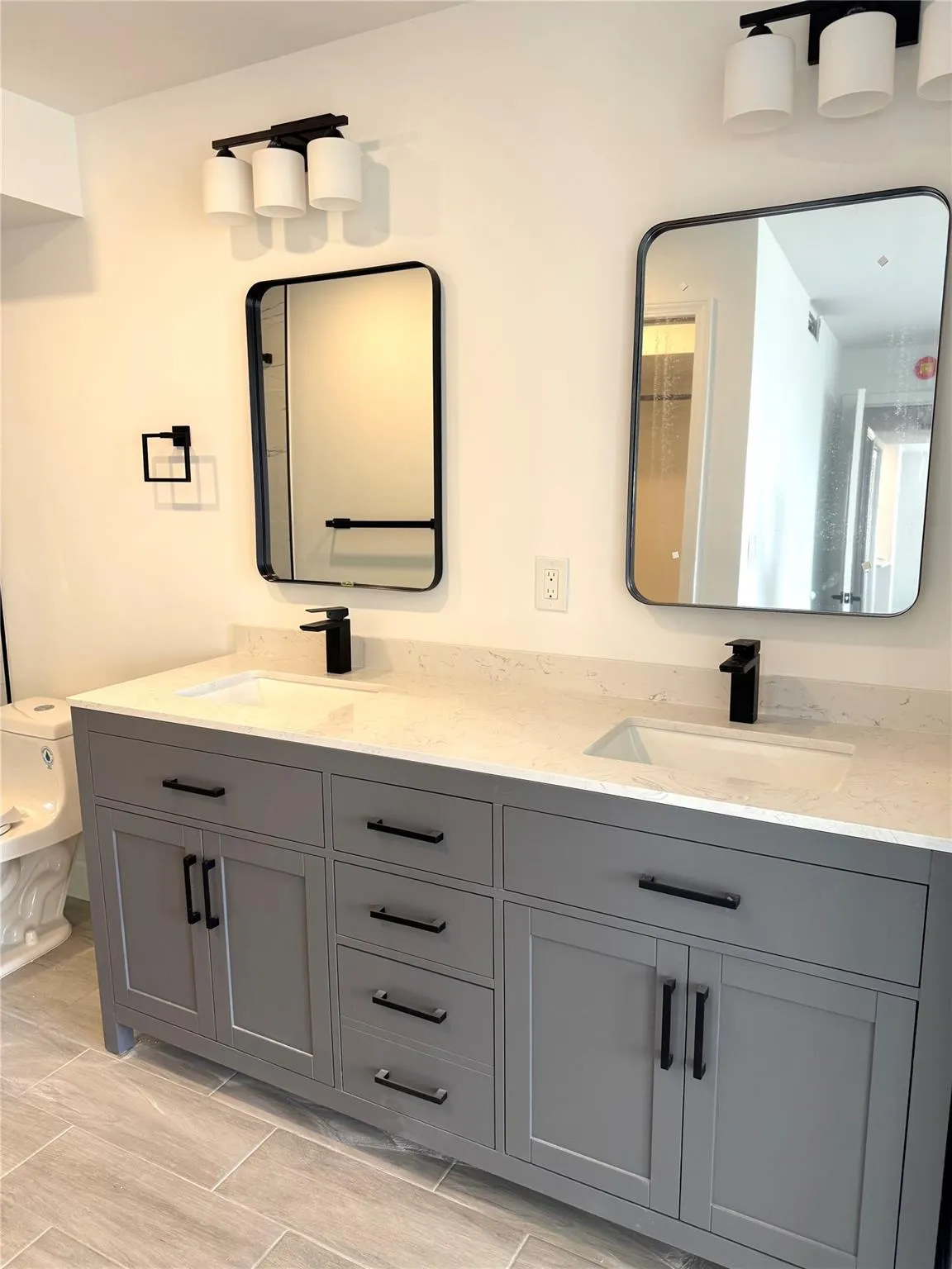 3015 N Ocean Blvd, #16L