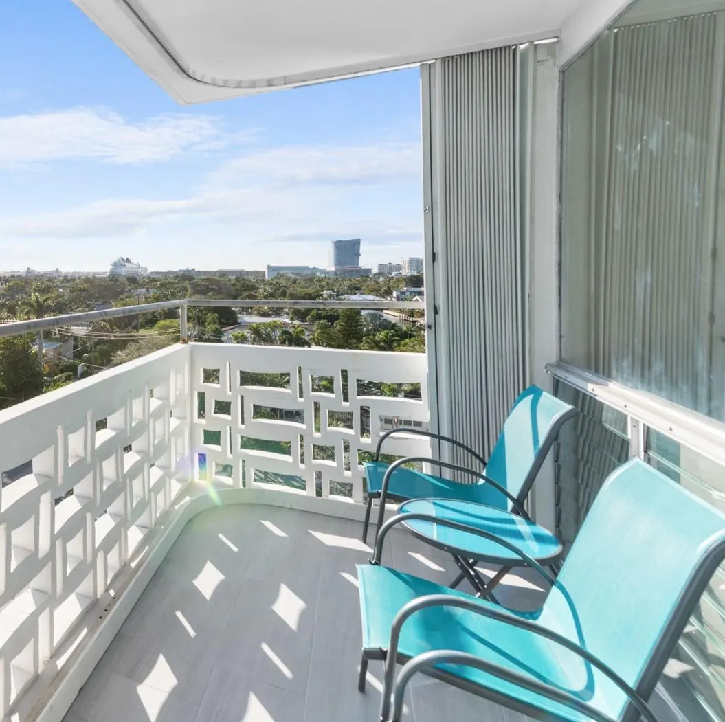 1900 S Ocean Dr, #712