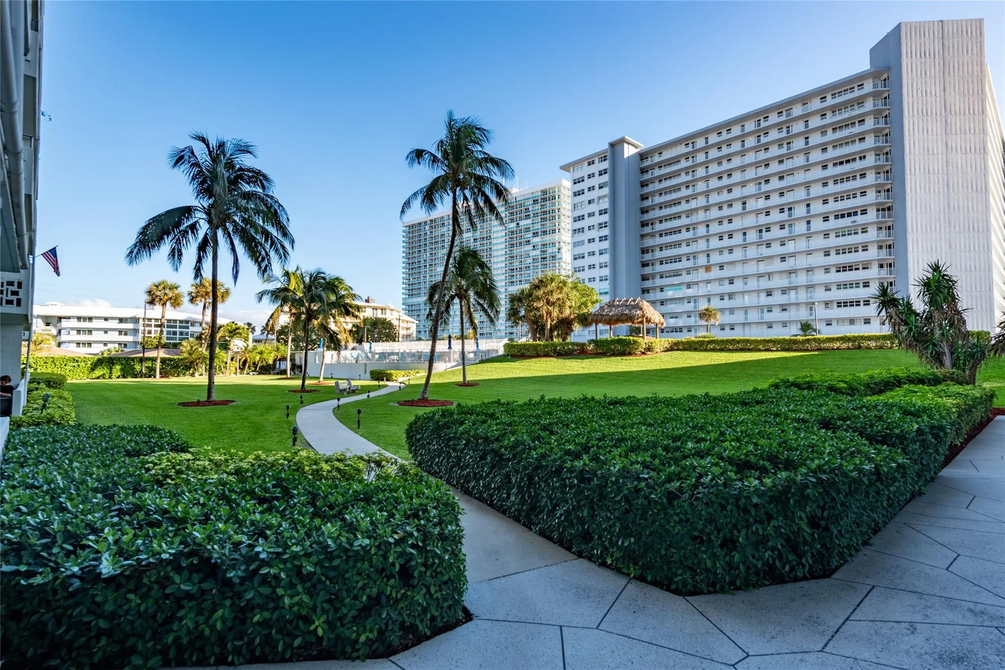 1900 S Ocean Dr, #712