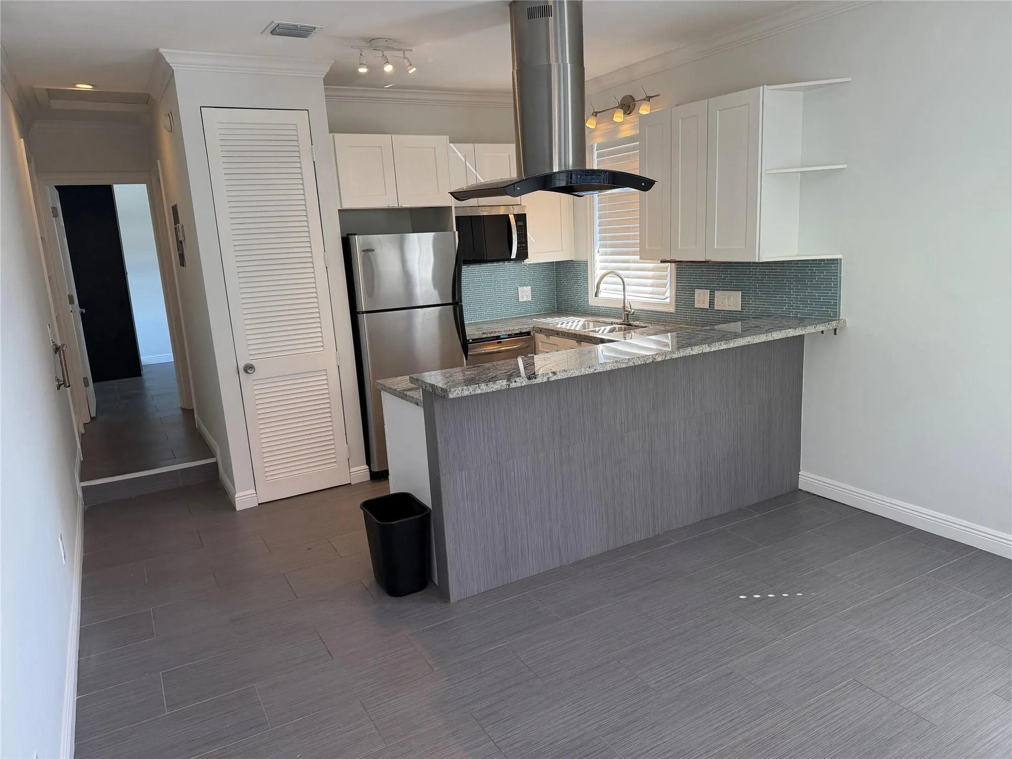 738 NE 3rd Ave, #Front