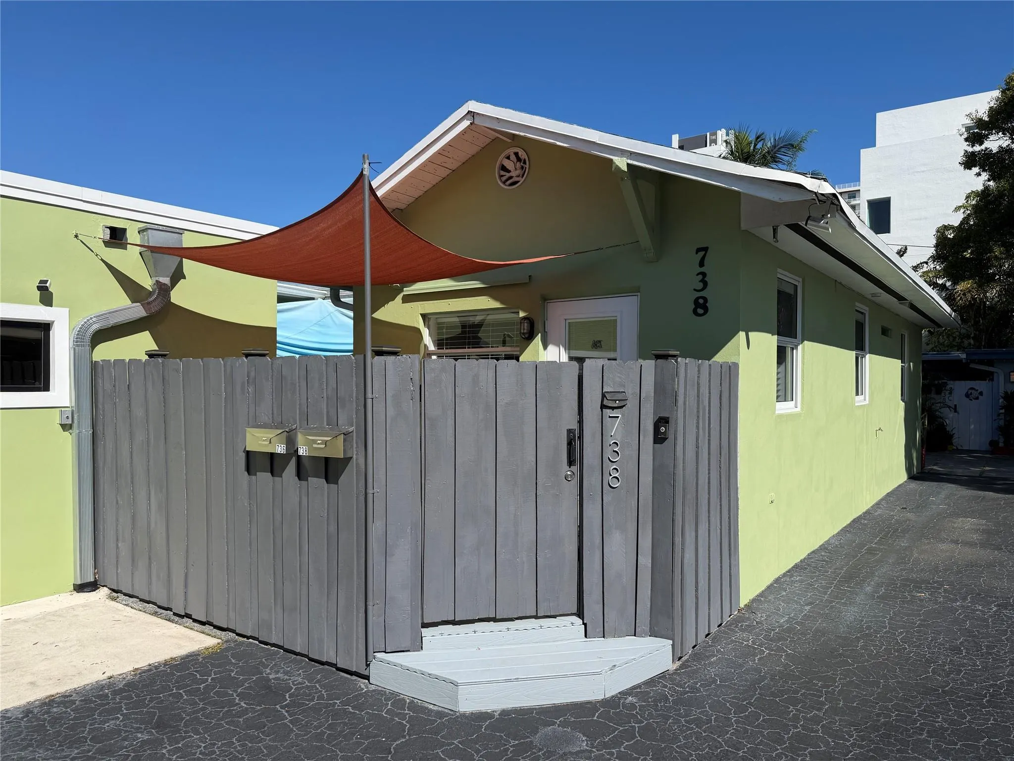 738 NE 3rd Ave, #Front