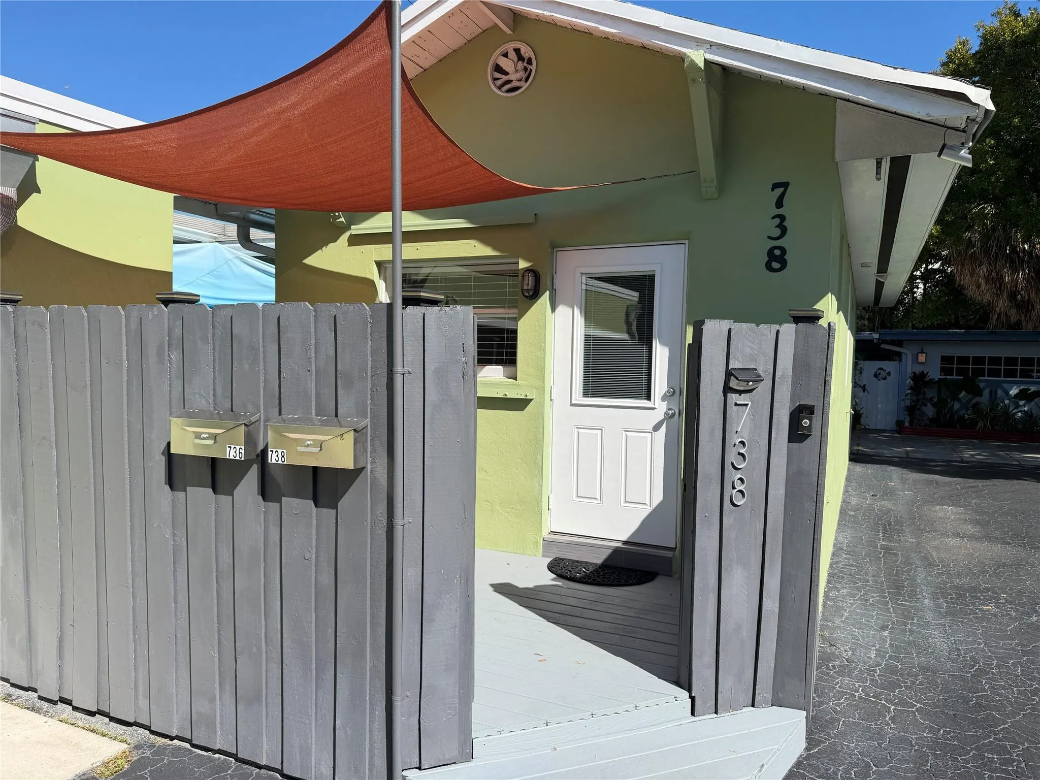 738 NE 3rd Ave, #Front