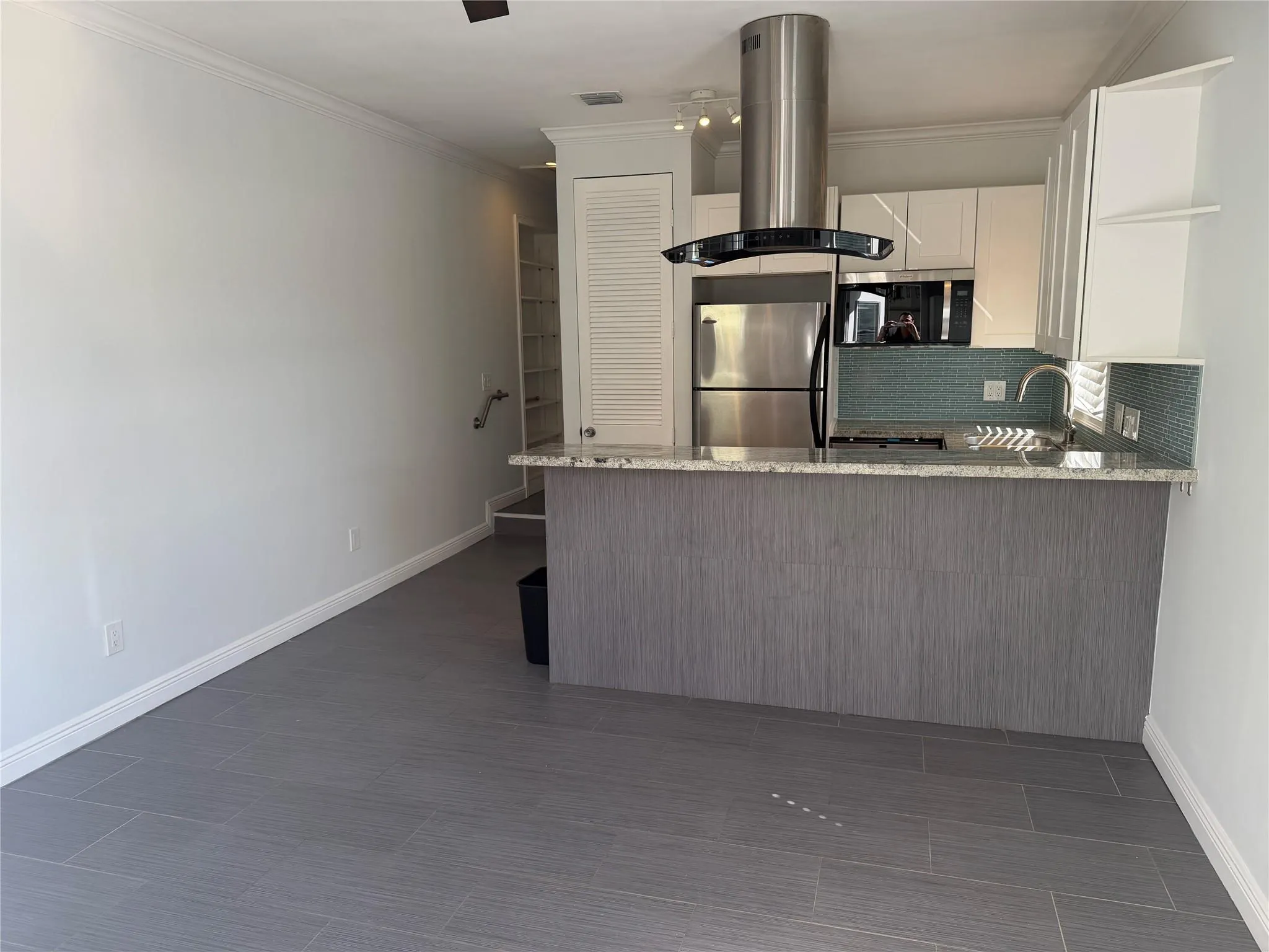 738 NE 3rd Ave, #Front