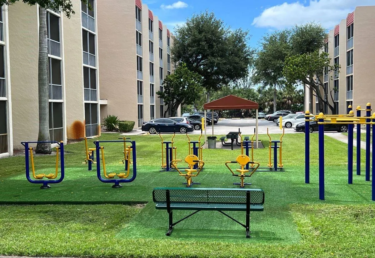 1196 NW 40th Ave, #90-212