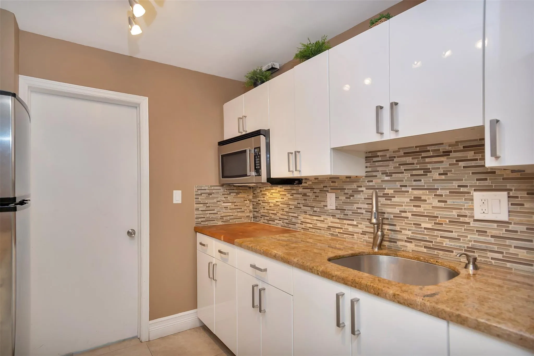 305 N Pompano Beach Blvd, #1003