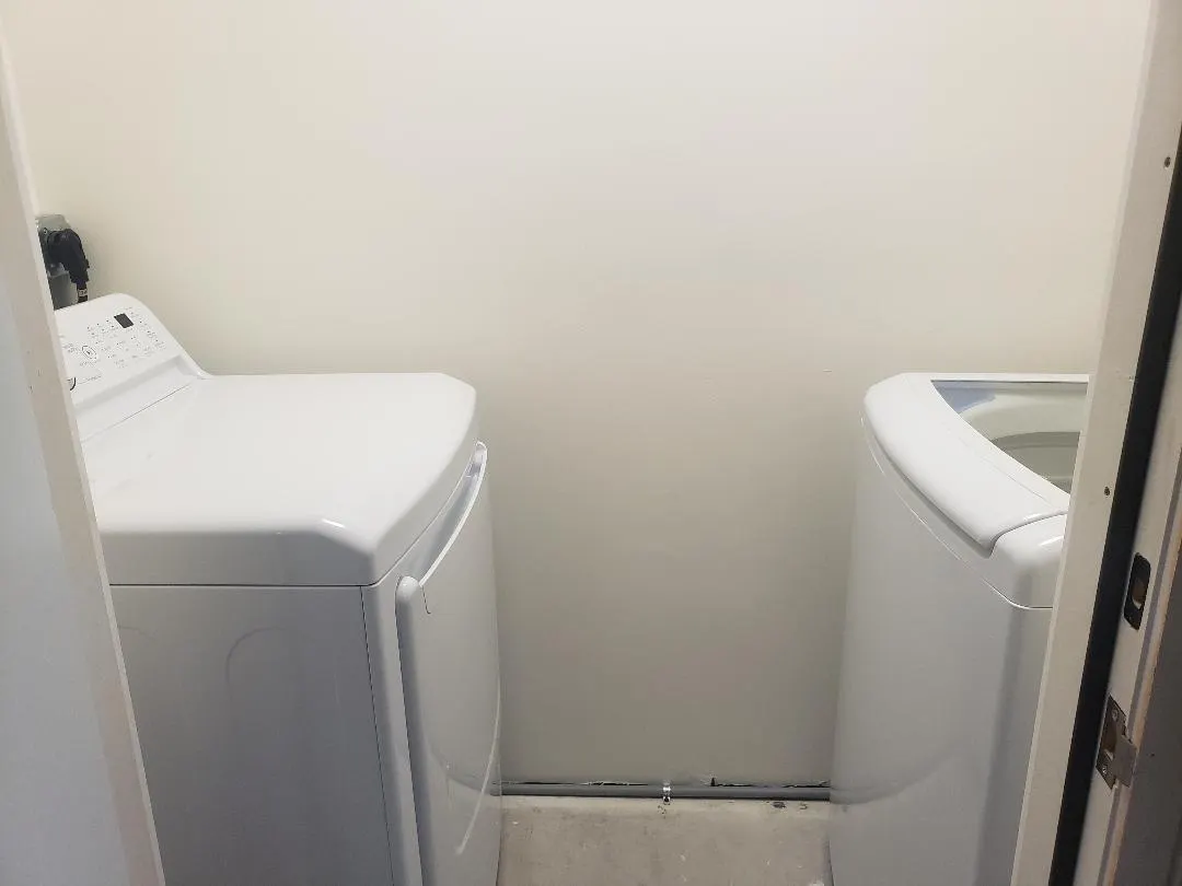 829 Camino Rd, #2050