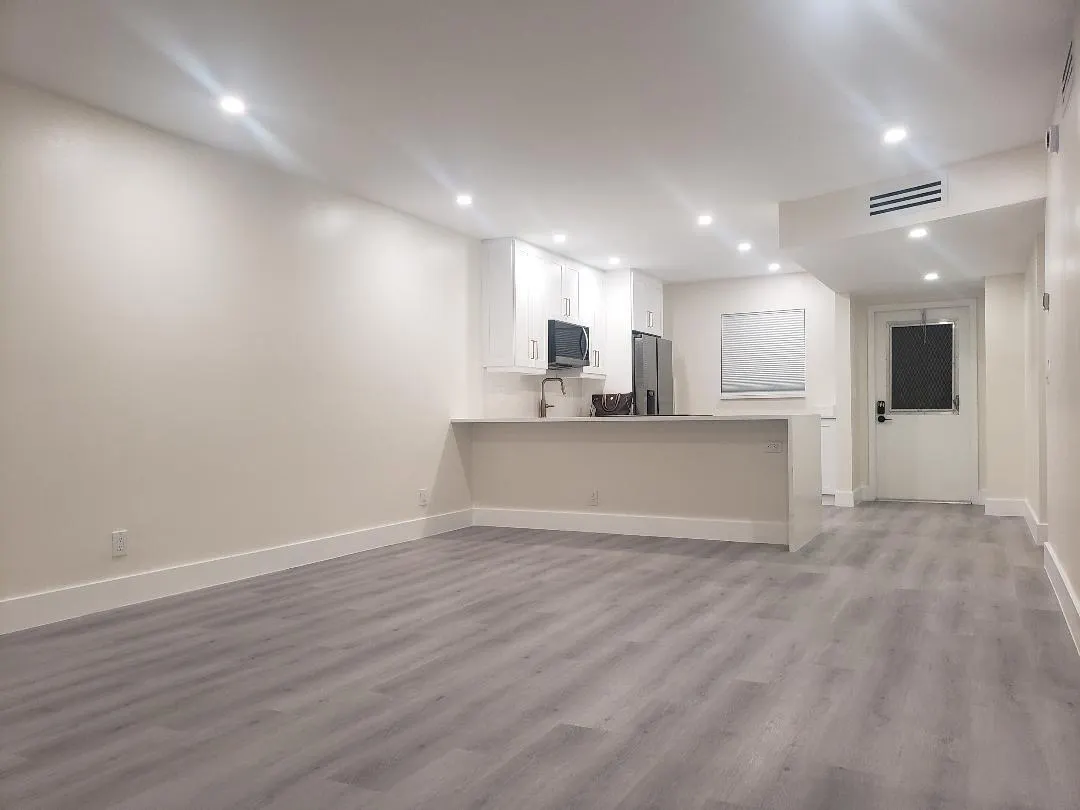 829 Camino Rd, #2050