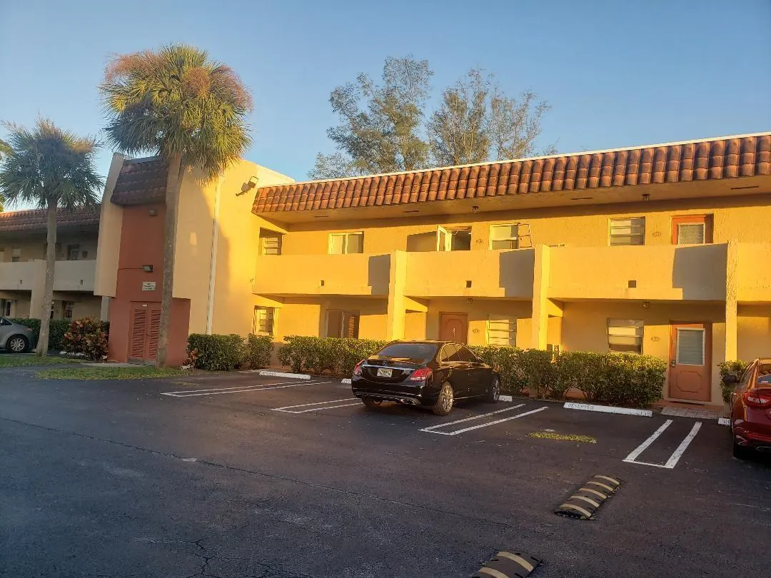 829 Camino Rd, #2050