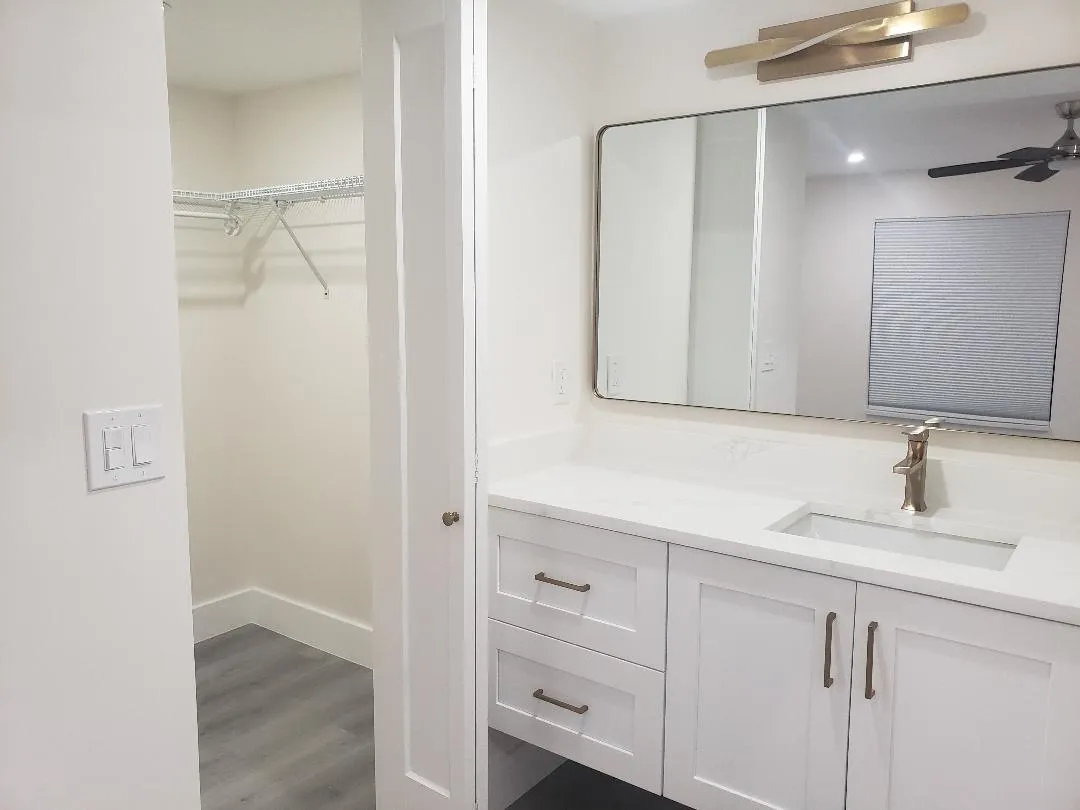 829 Camino Rd, #2050