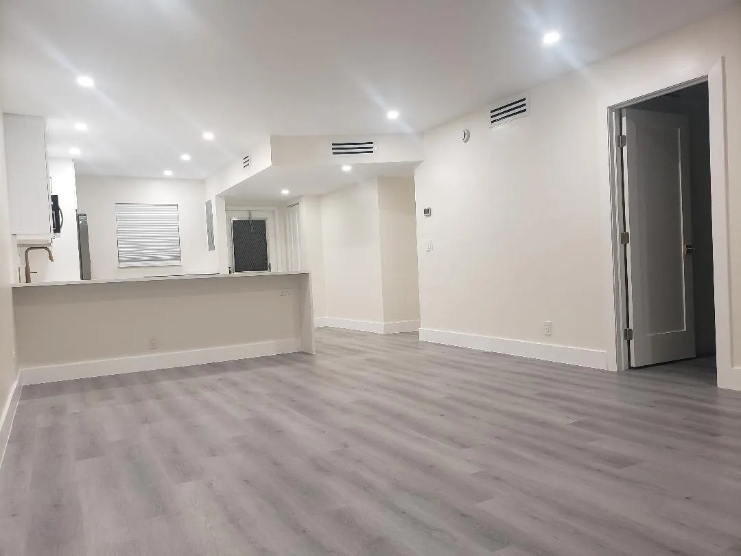 829 Camino Rd, #2050