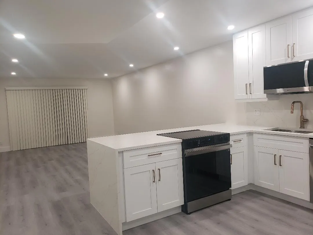 829 Camino Rd, #2050