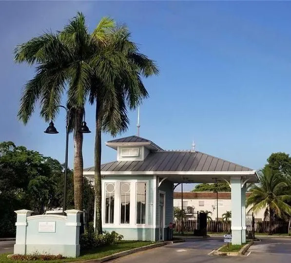 5317 NW 18th St, #2B