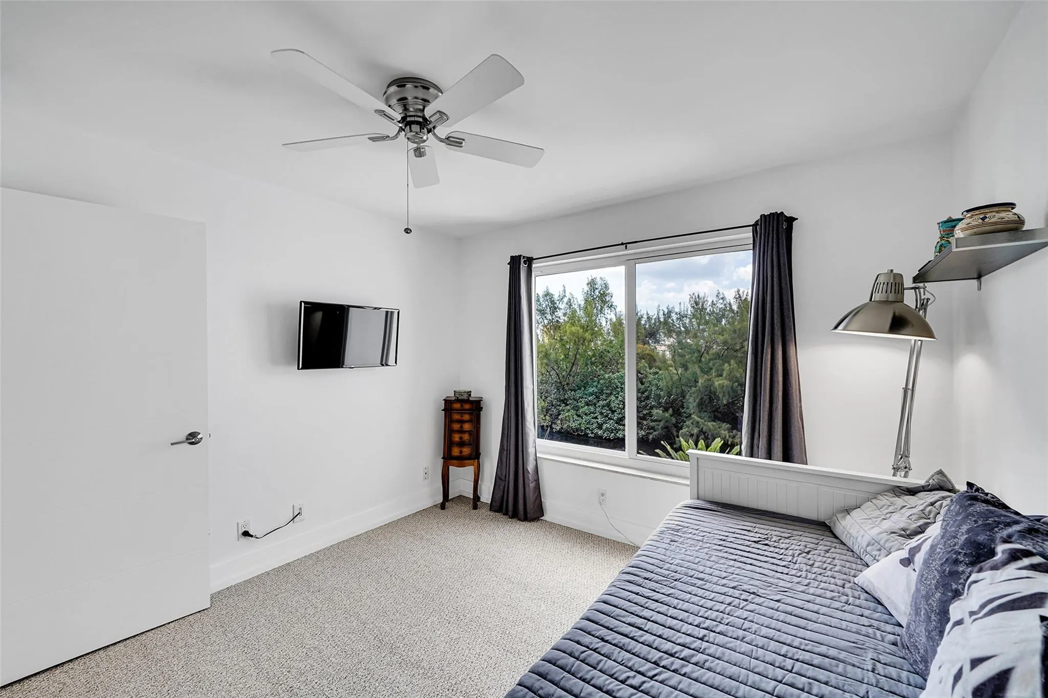 2860 NE 14th Street Cswy, #D401