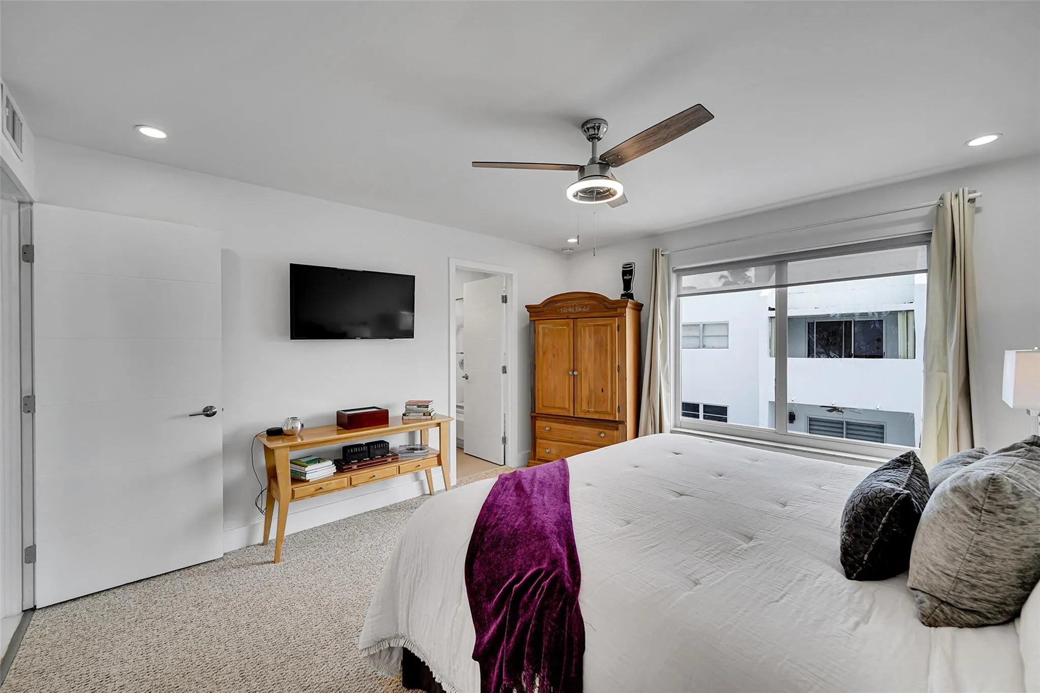 2860 NE 14th Street Cswy, #D401