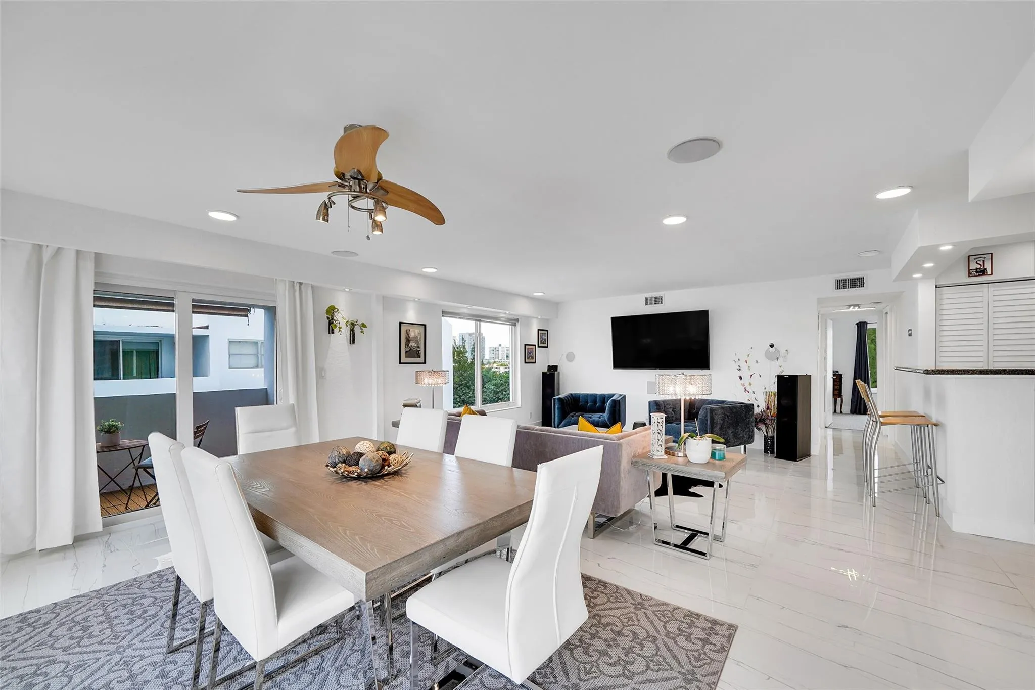 2860 NE 14th Street Cswy, #D401