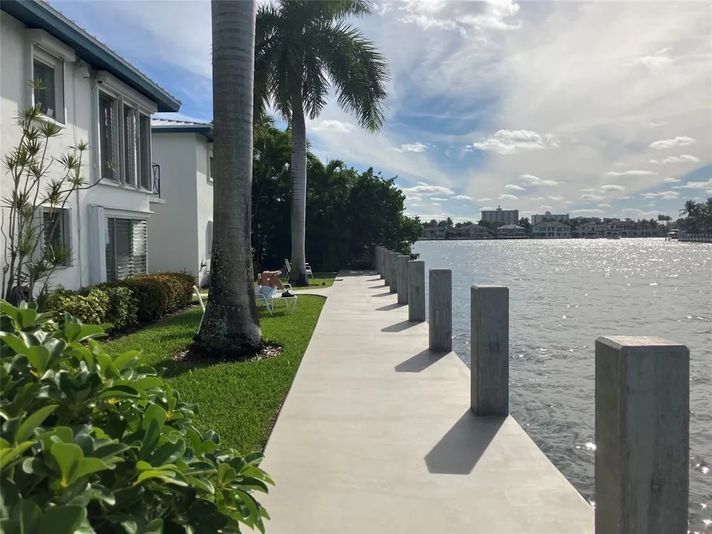 561 Bayshore Dr, #5
